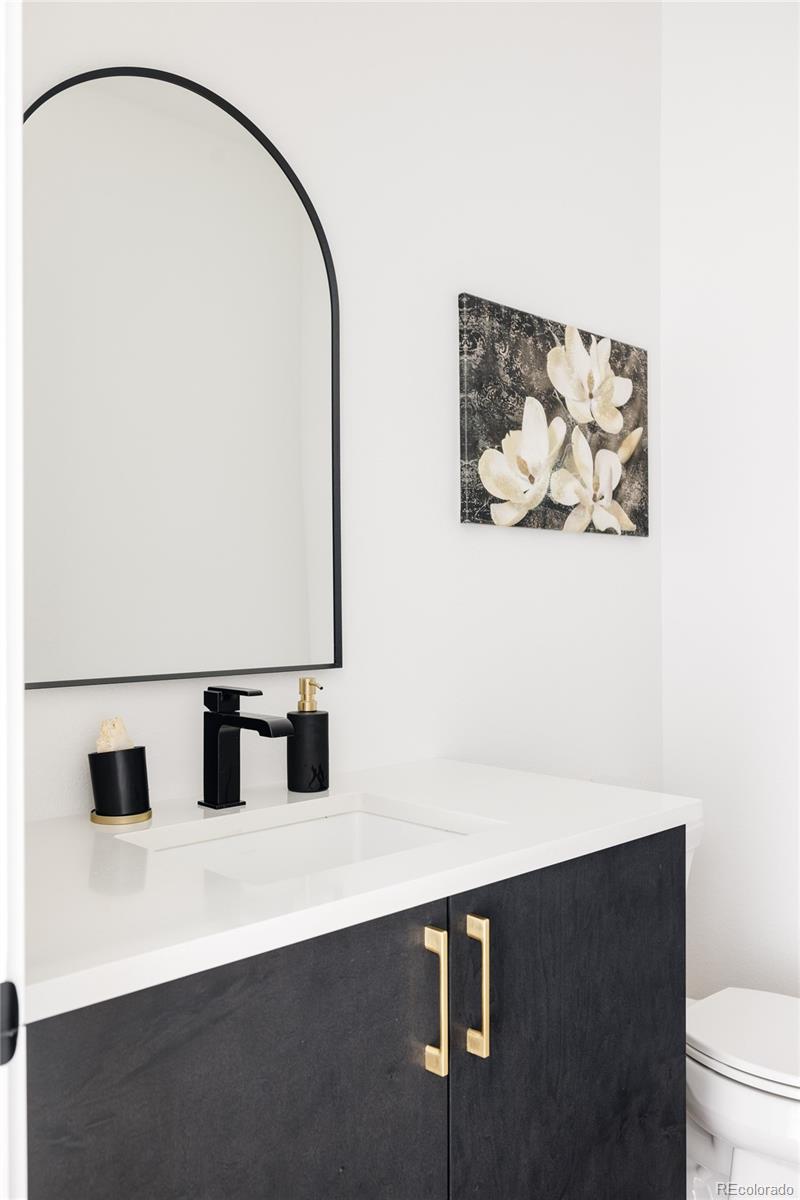 6202 N Galena Street