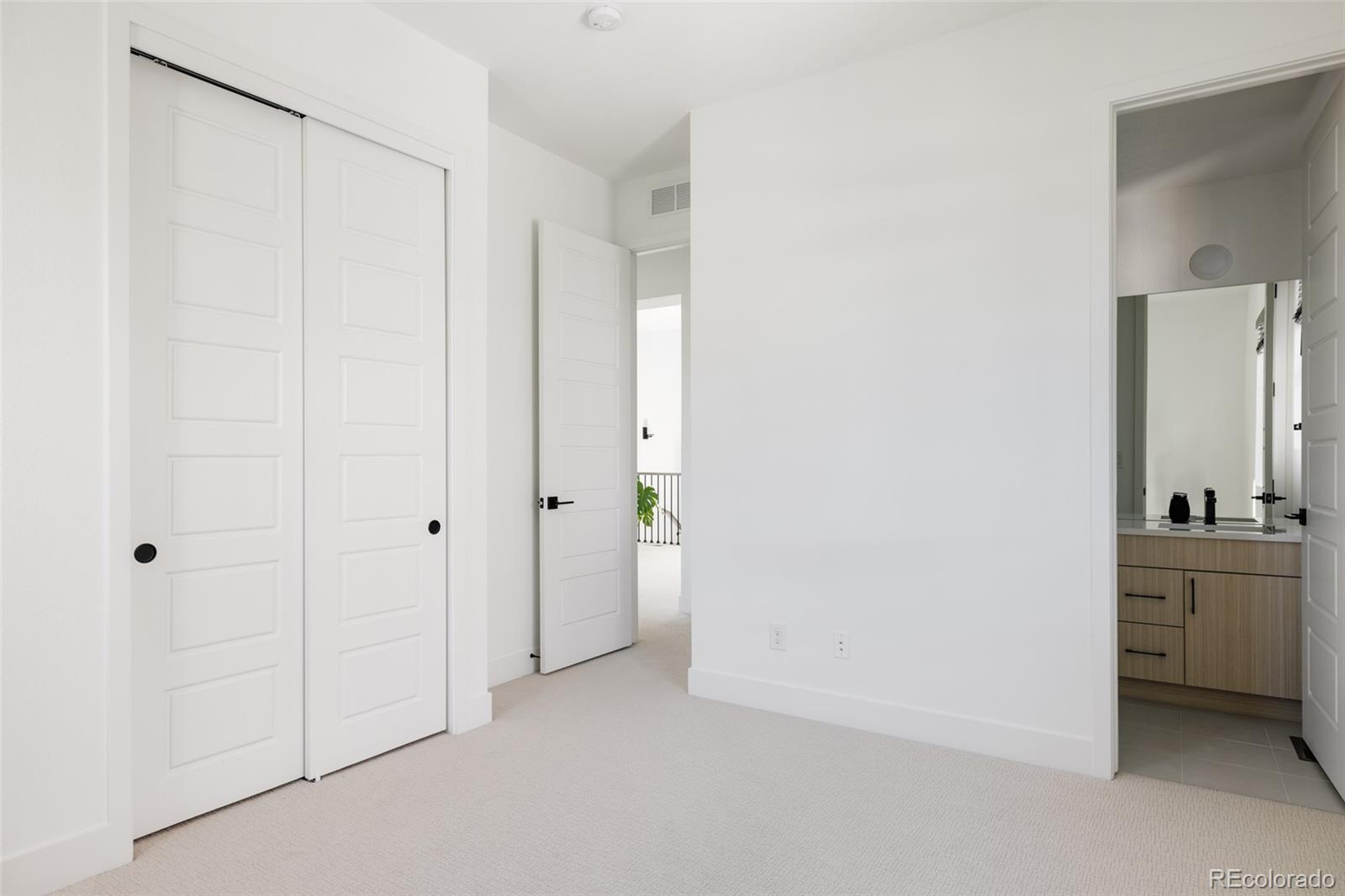 6202 N Galena Street