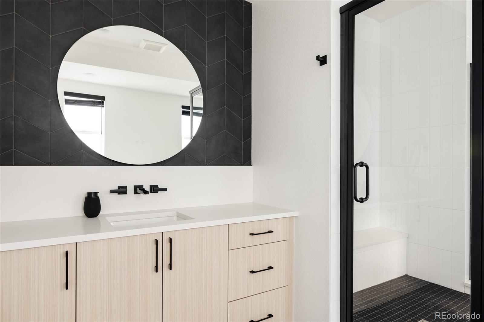 6202 N Galena Street