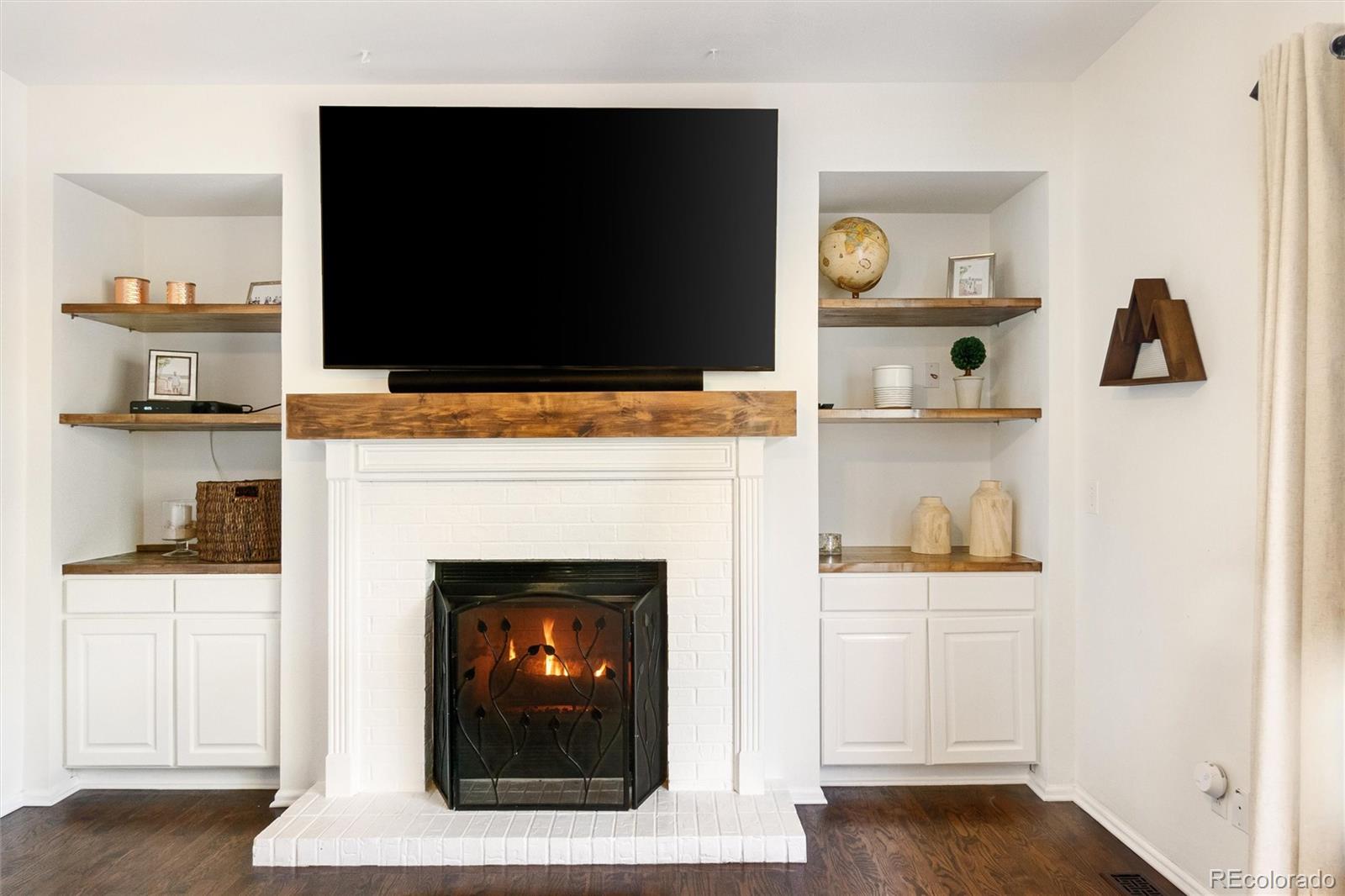 9705 S Hackberry Street