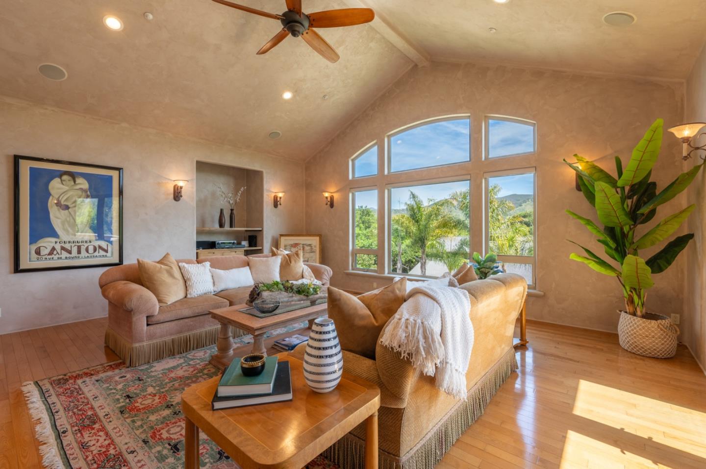 109 Corral De Tierra RD