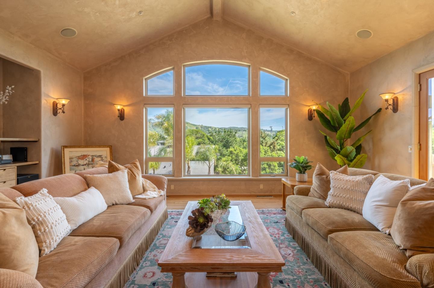 109 Corral De Tierra RD