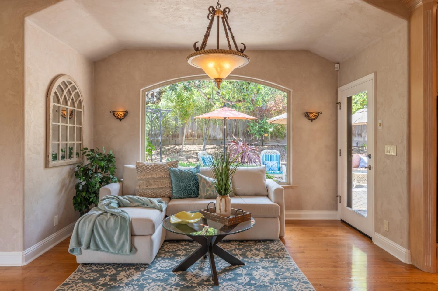 109 Corral De Tierra RD