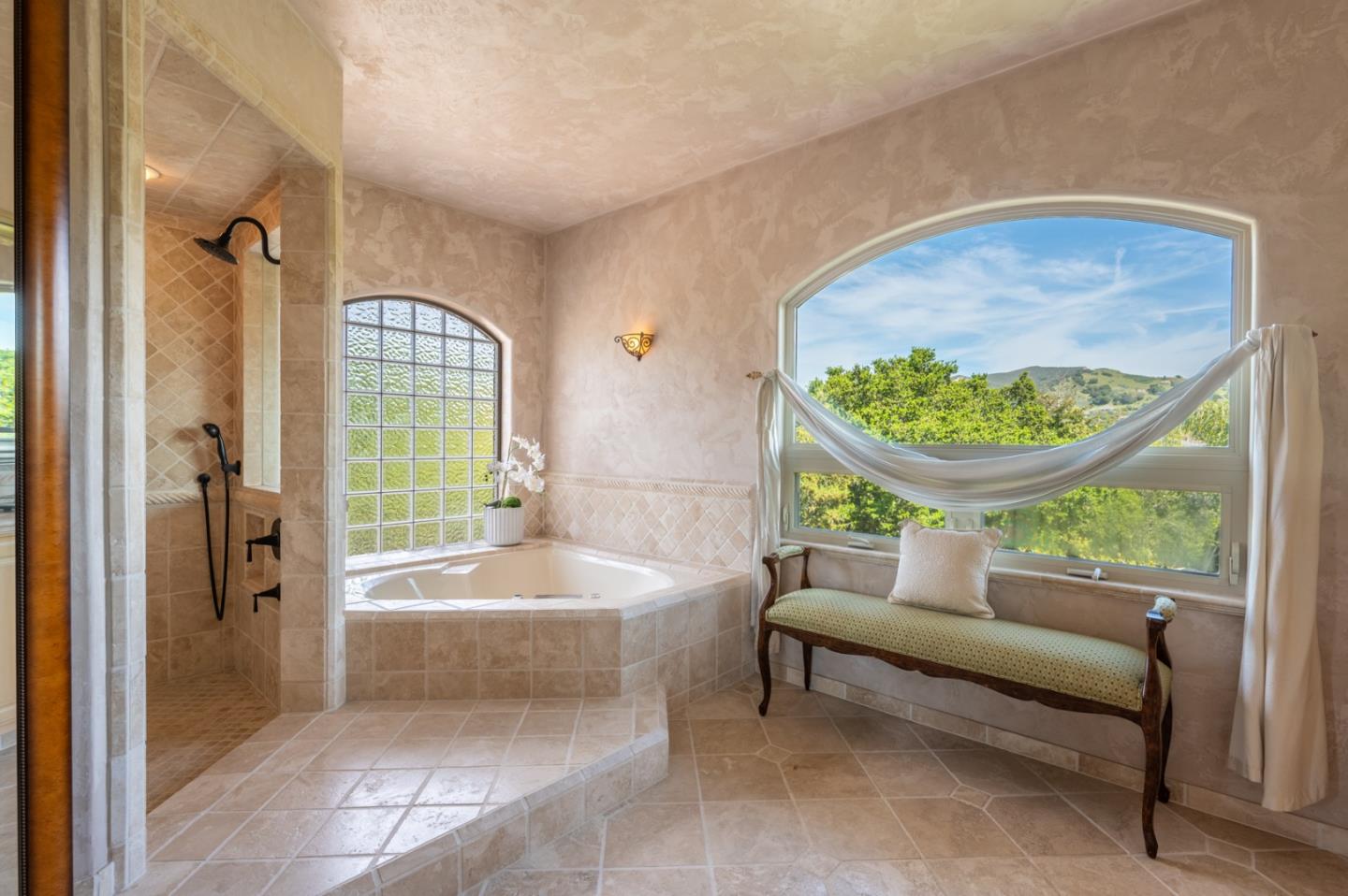 109 Corral De Tierra RD