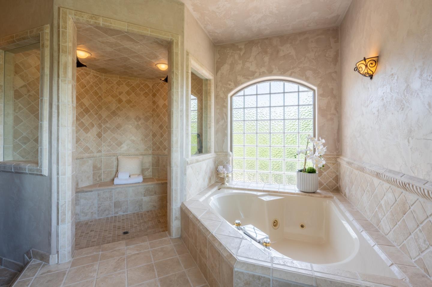 109 Corral De Tierra RD