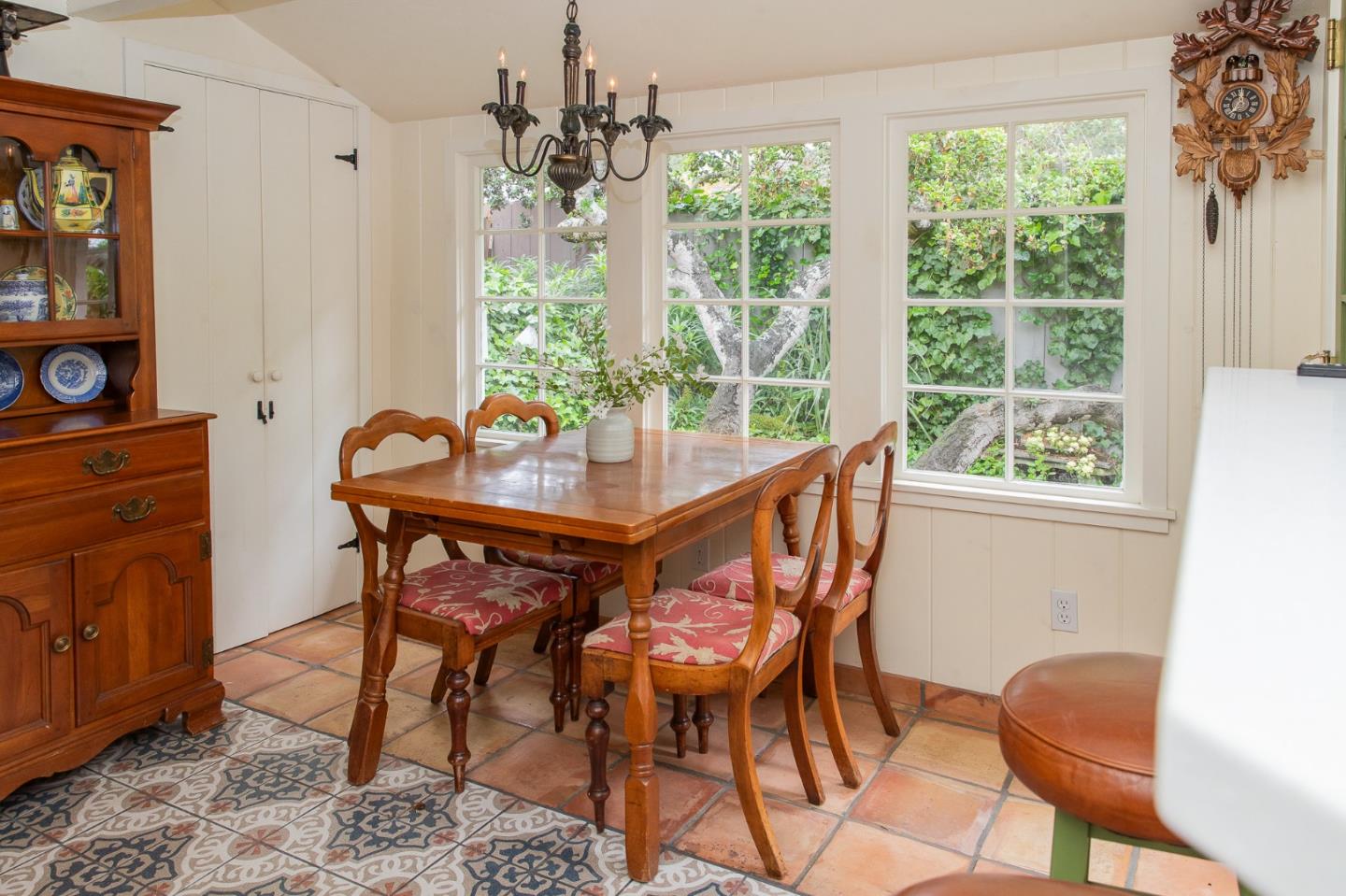 2 SE Sterling WAY