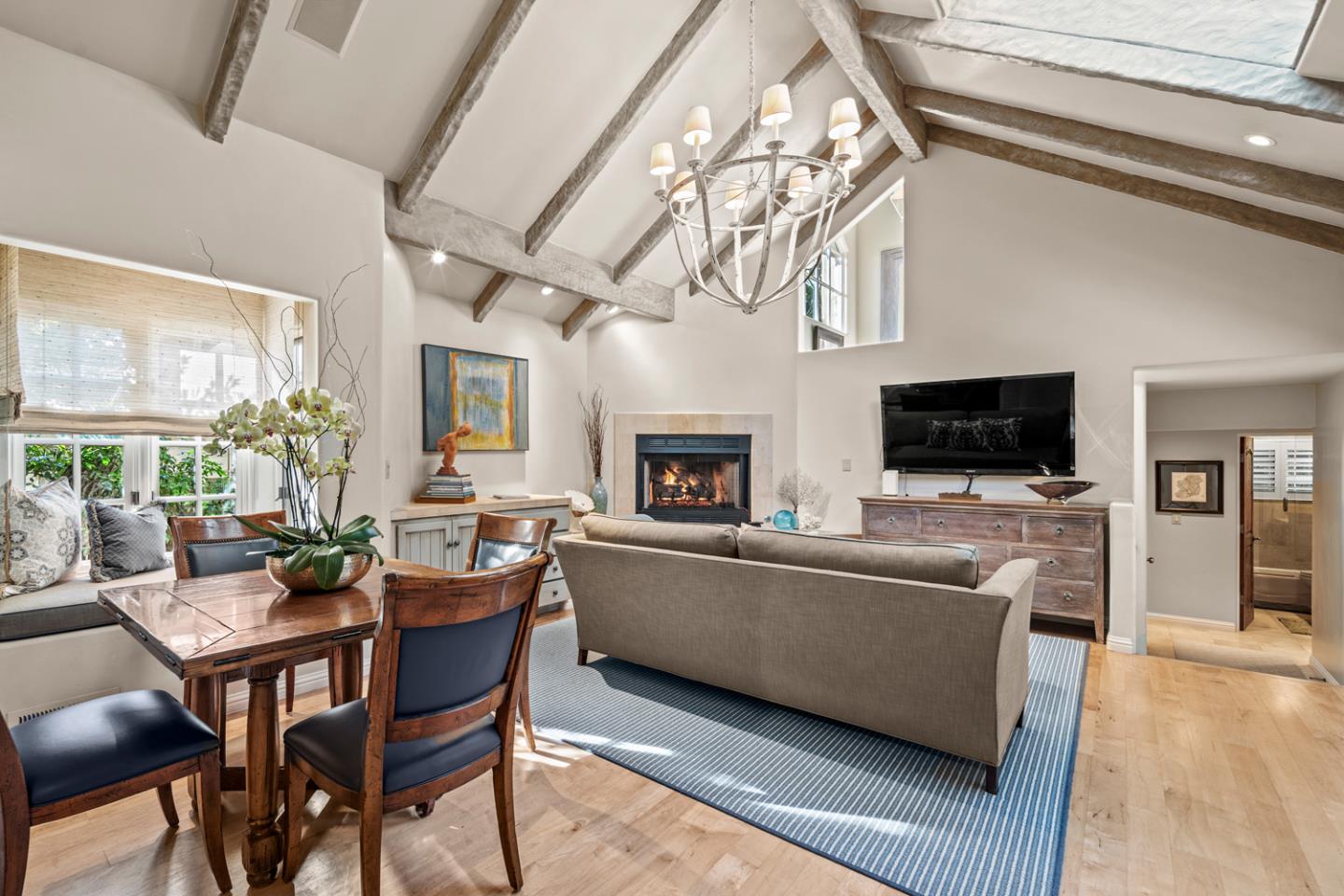 4 Dolores SW of 12th