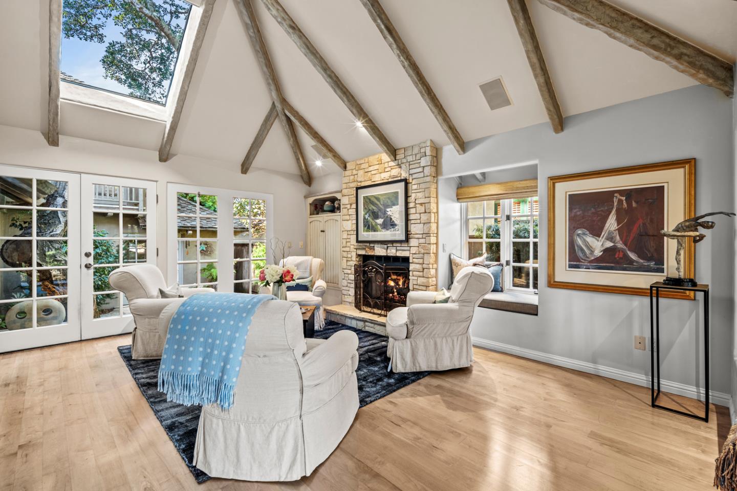 4 Dolores SW of 12th