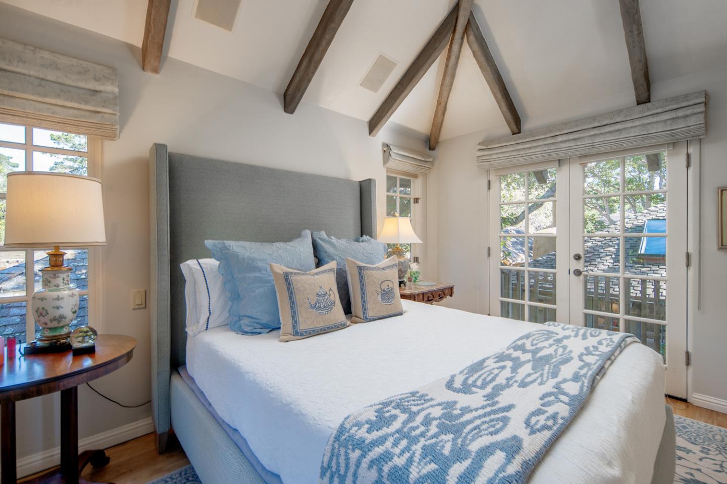 4 Dolores SW of 12th