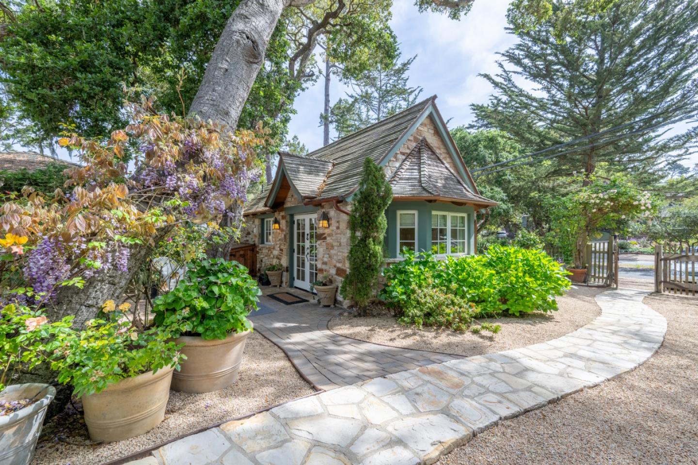 0 Junipero 2 NW of 3rd AVE