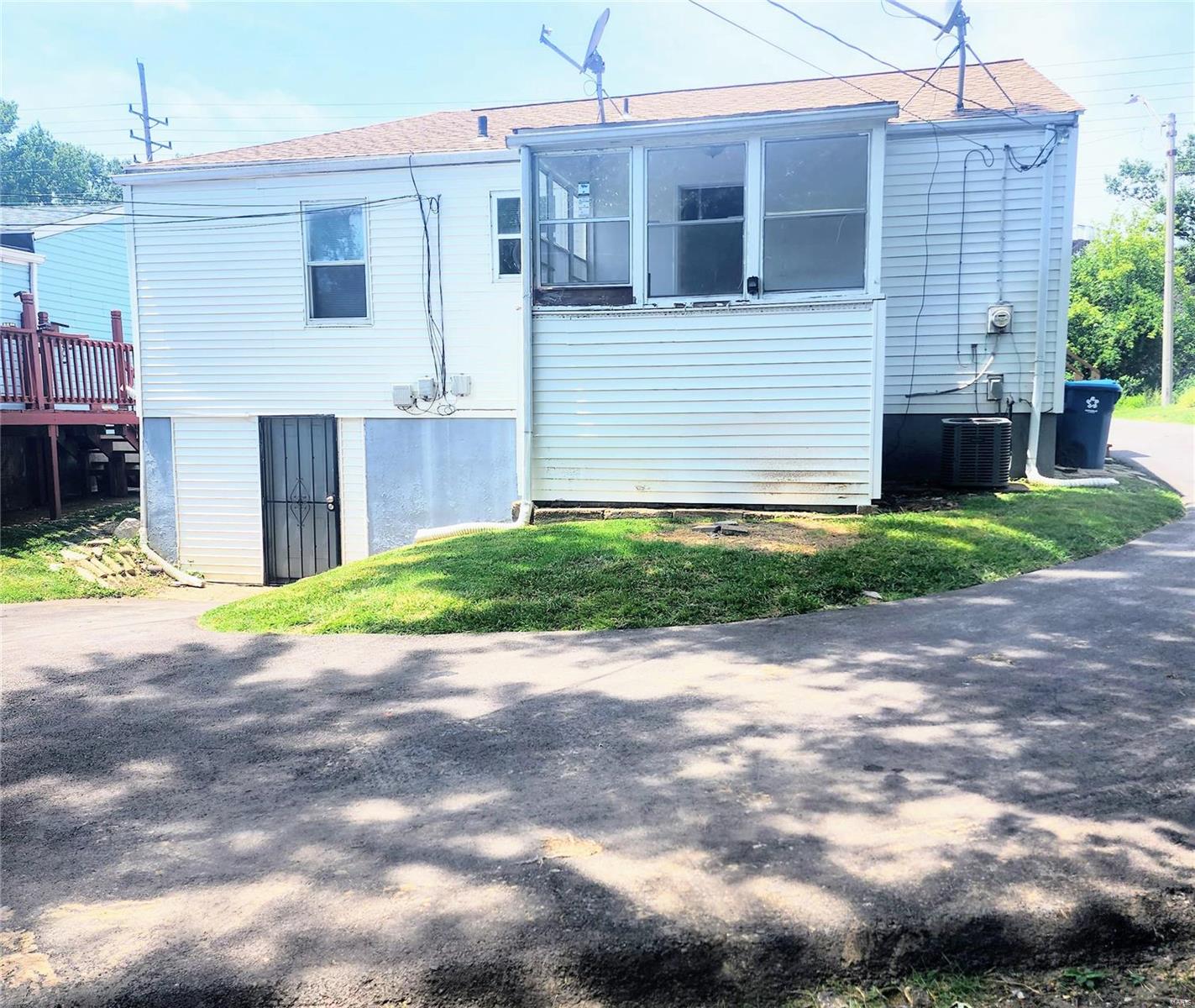 5614 Lucas And Hunt Road