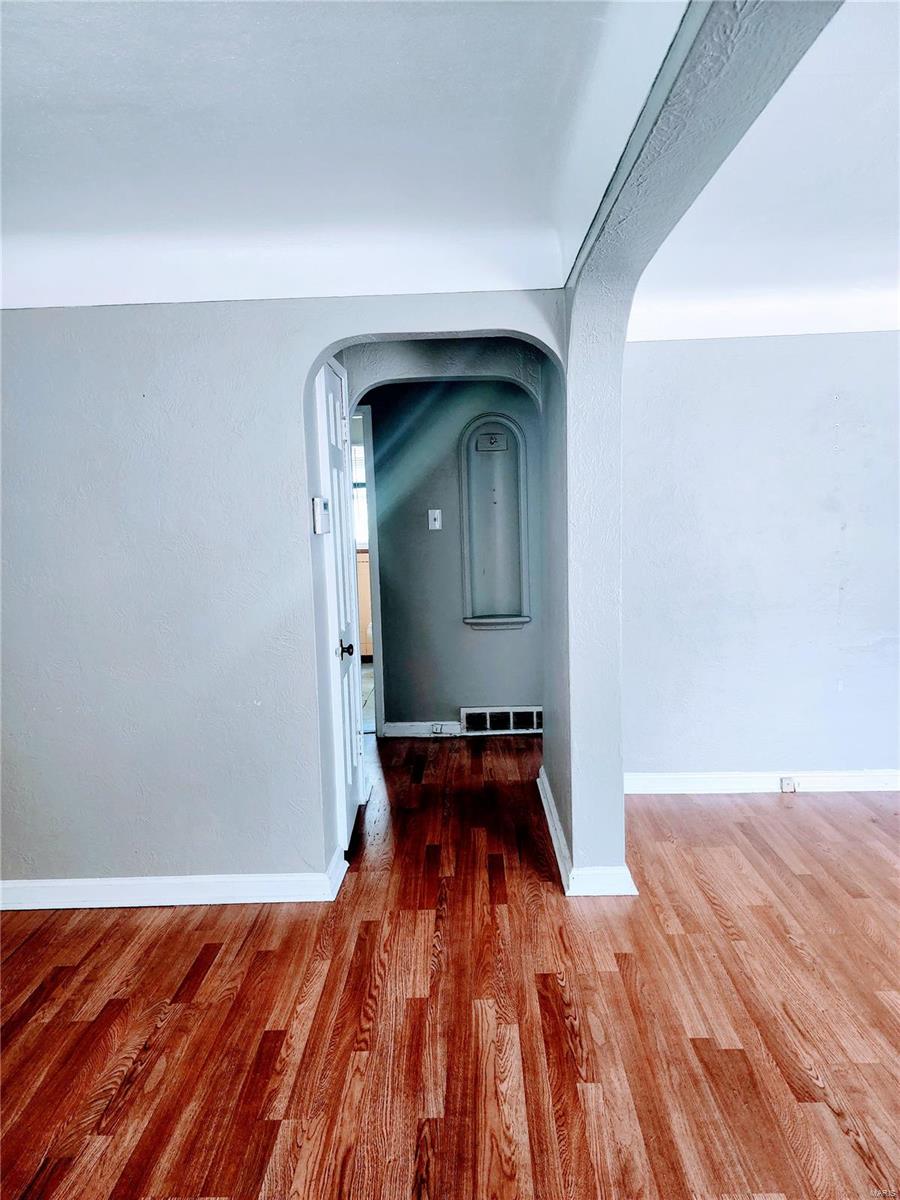 5614 Lucas And Hunt Road