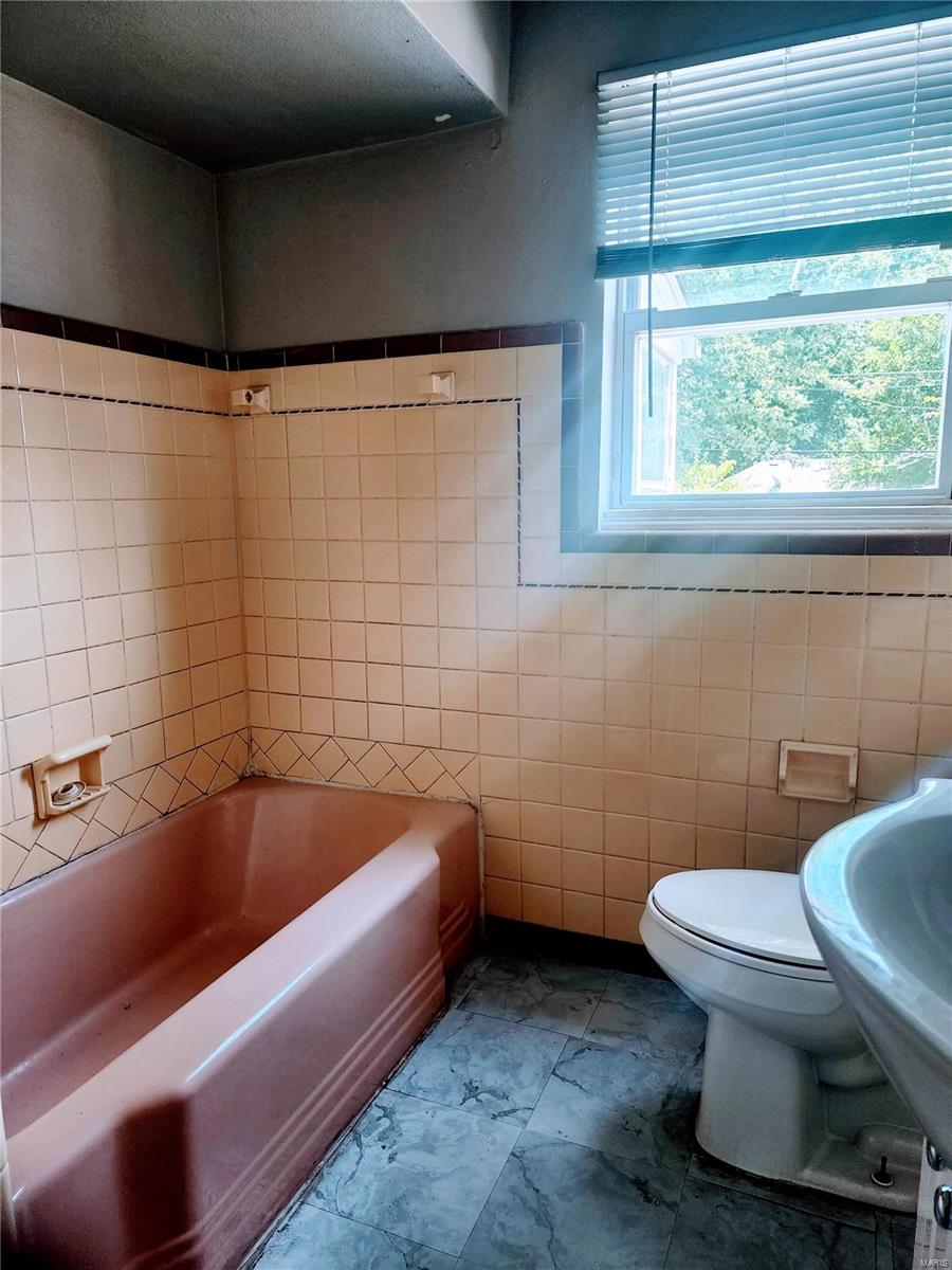 5614 Lucas And Hunt Road