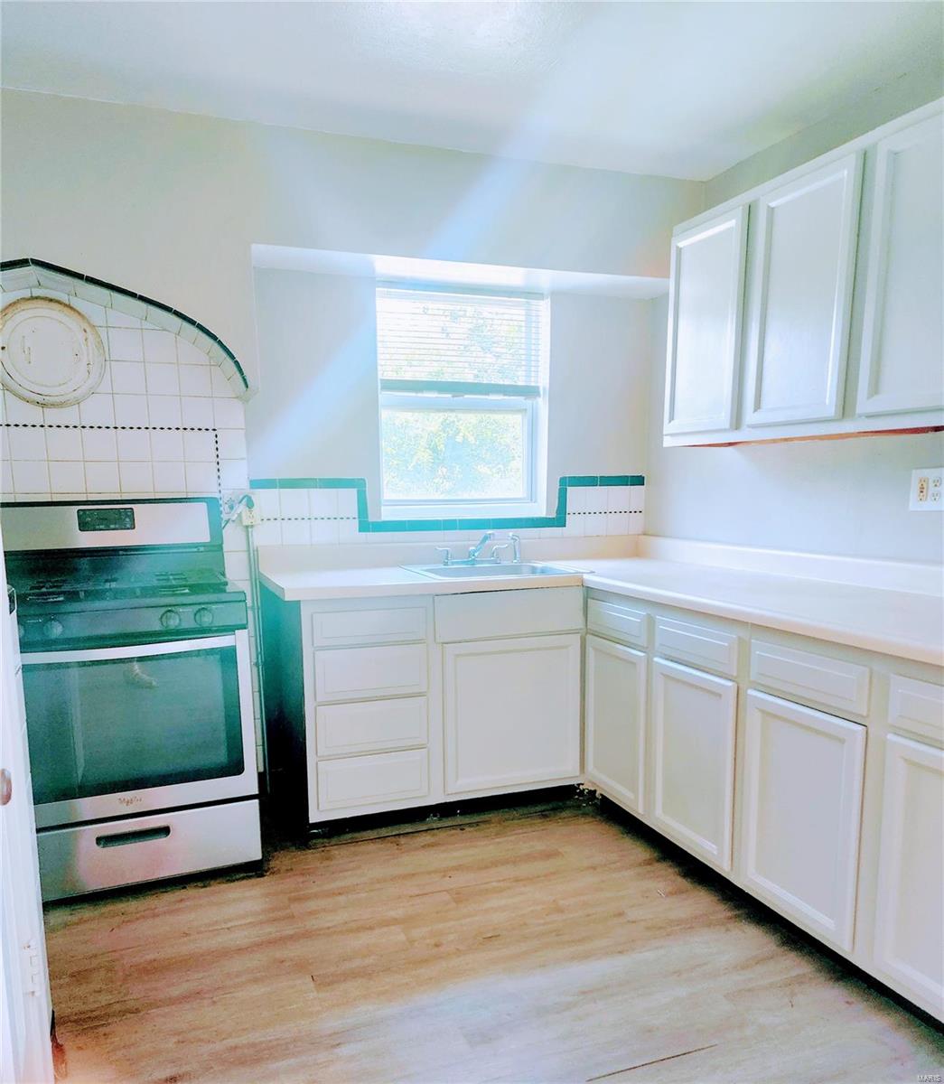 5614 Lucas And Hunt Road