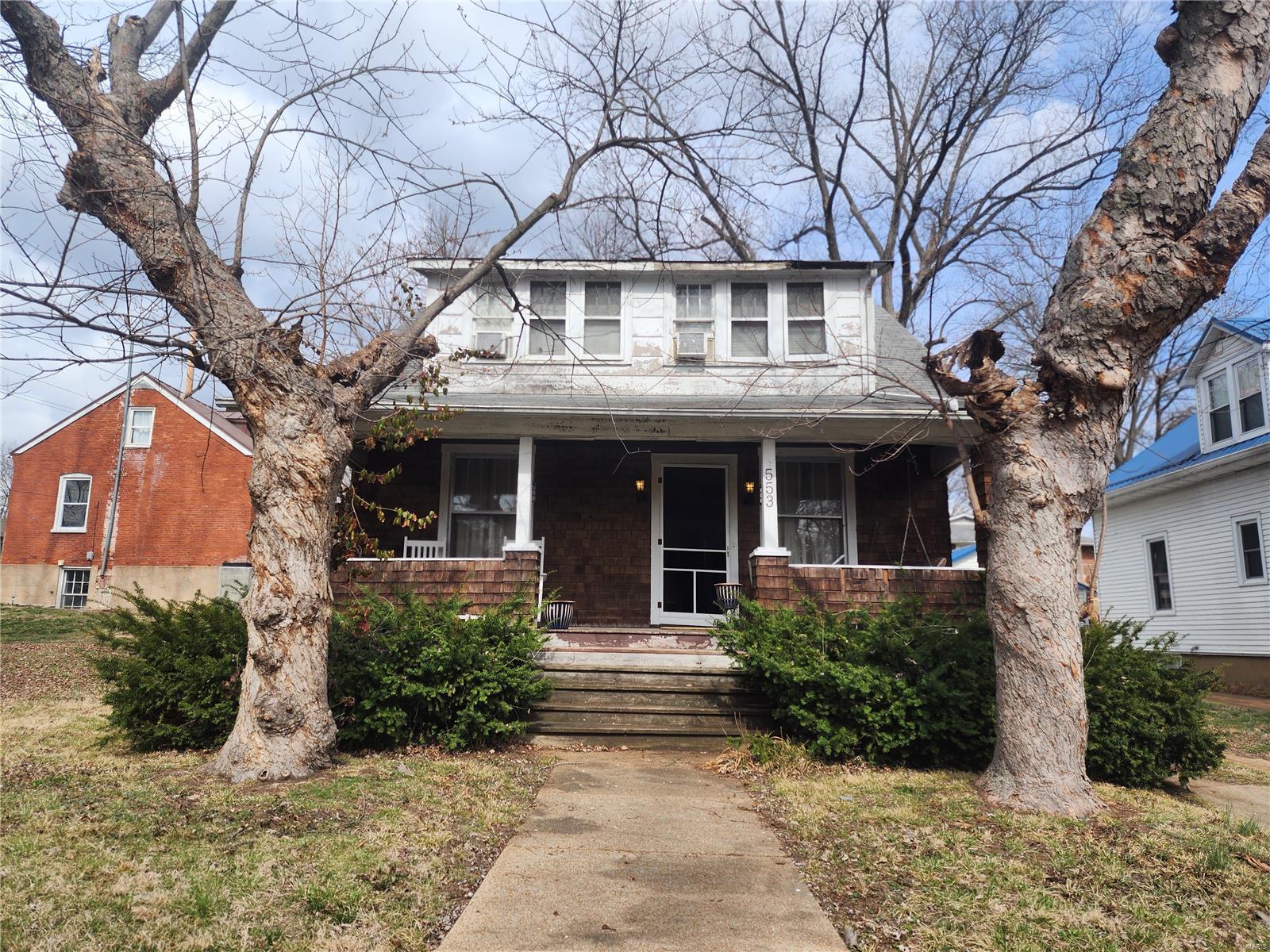 553 W 2nd Street