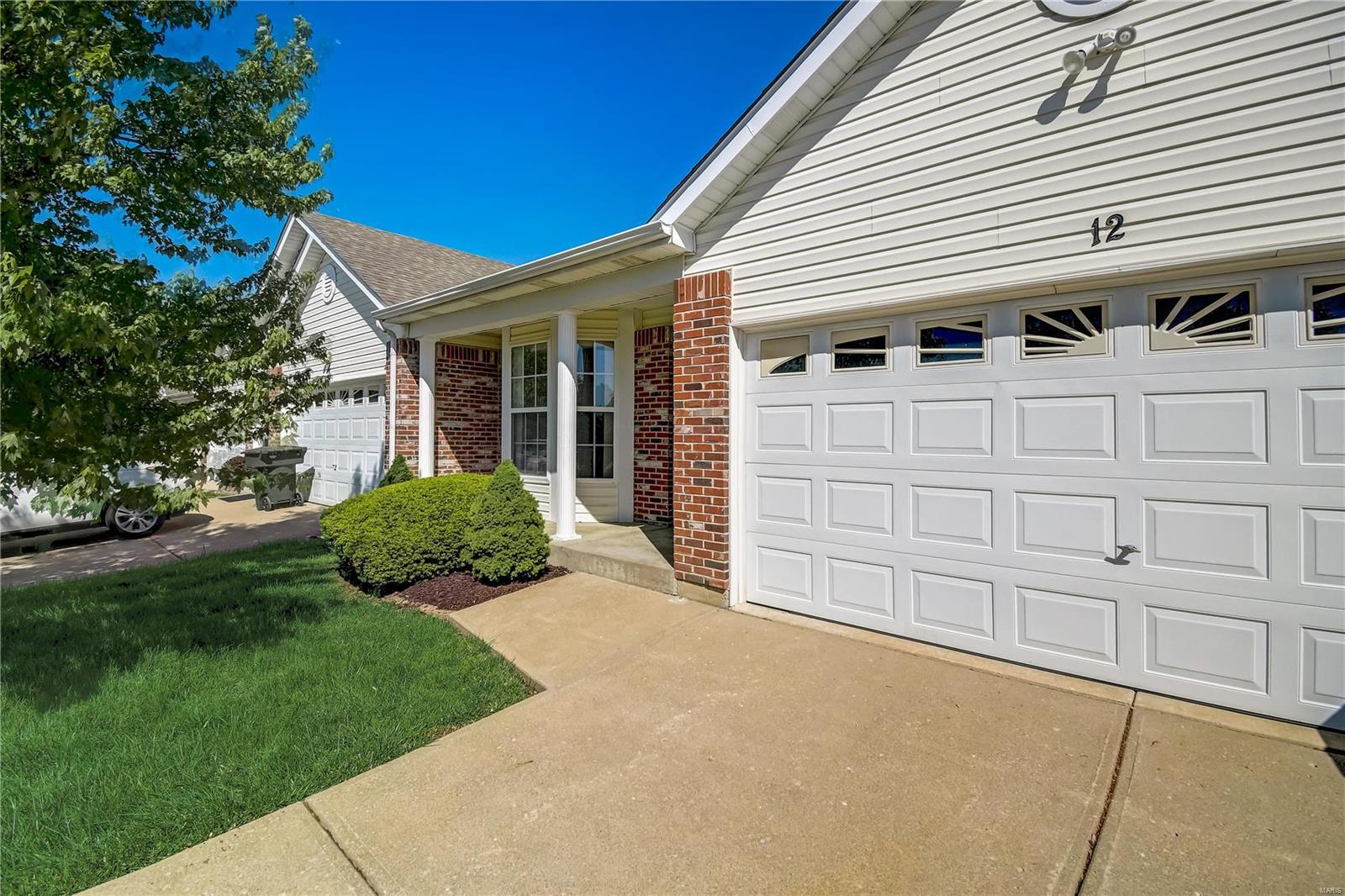 12 Twelve Oaks Court Unit: 8D