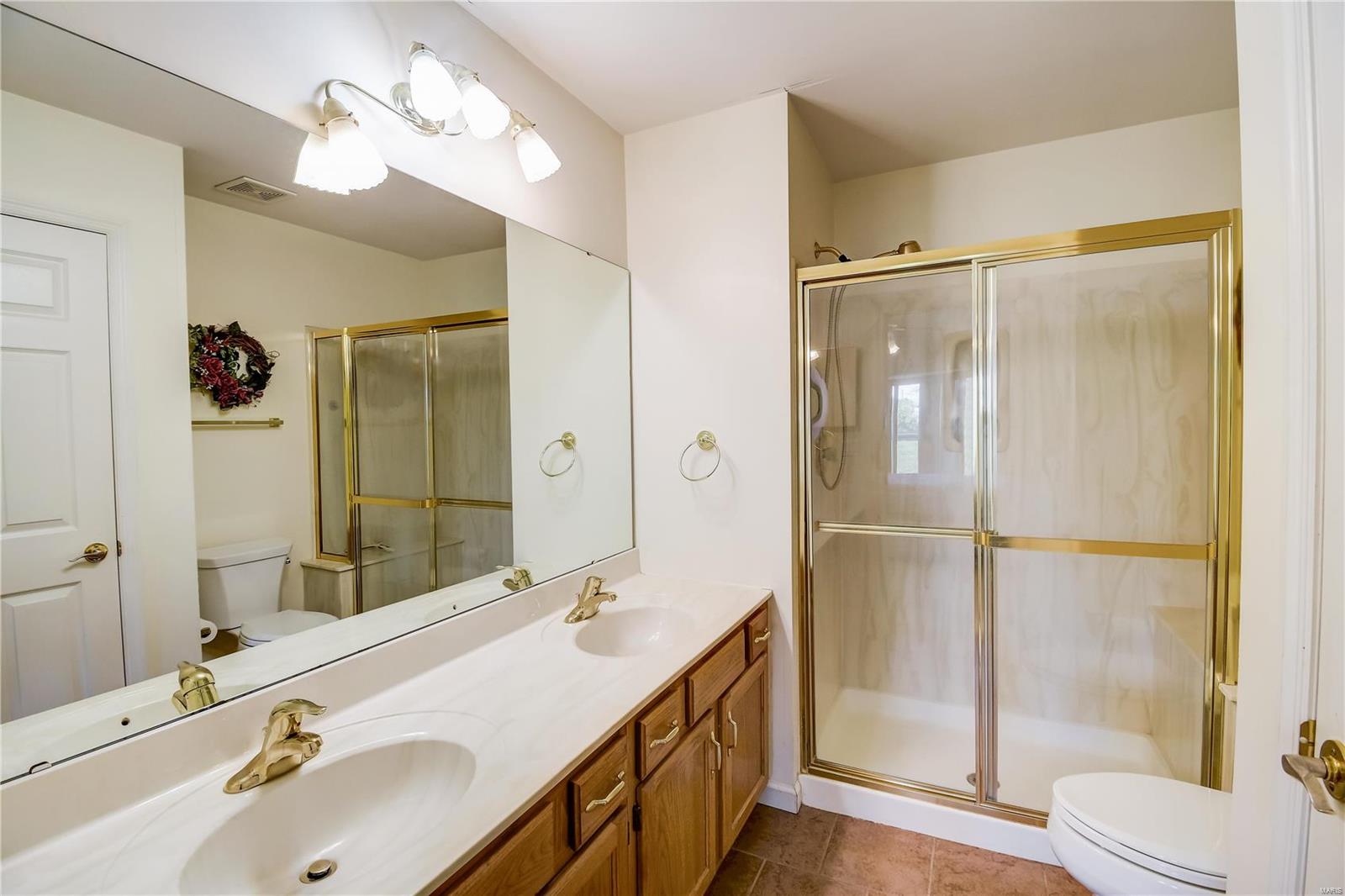 12 Twelve Oaks Court Unit: 8D