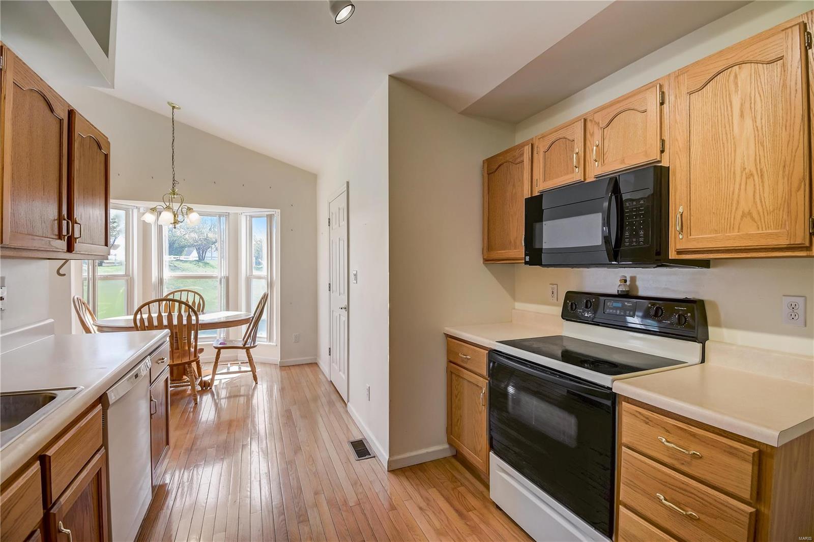 12 Twelve Oaks Court Unit: 8D