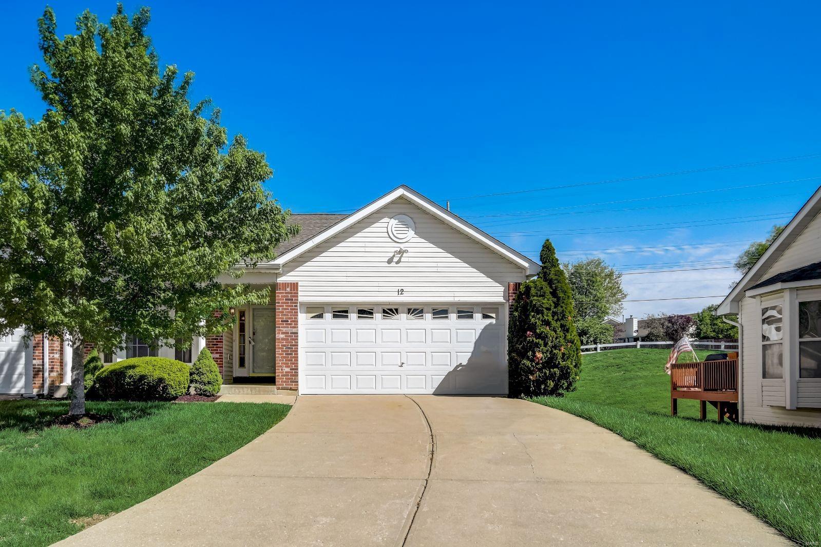 12 Twelve Oaks Court Unit: 8D