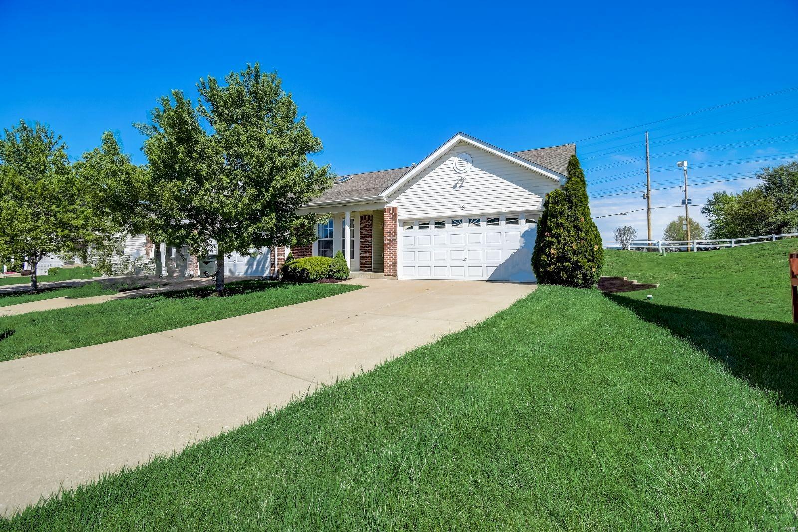 12 Twelve Oaks Court Unit: 8D