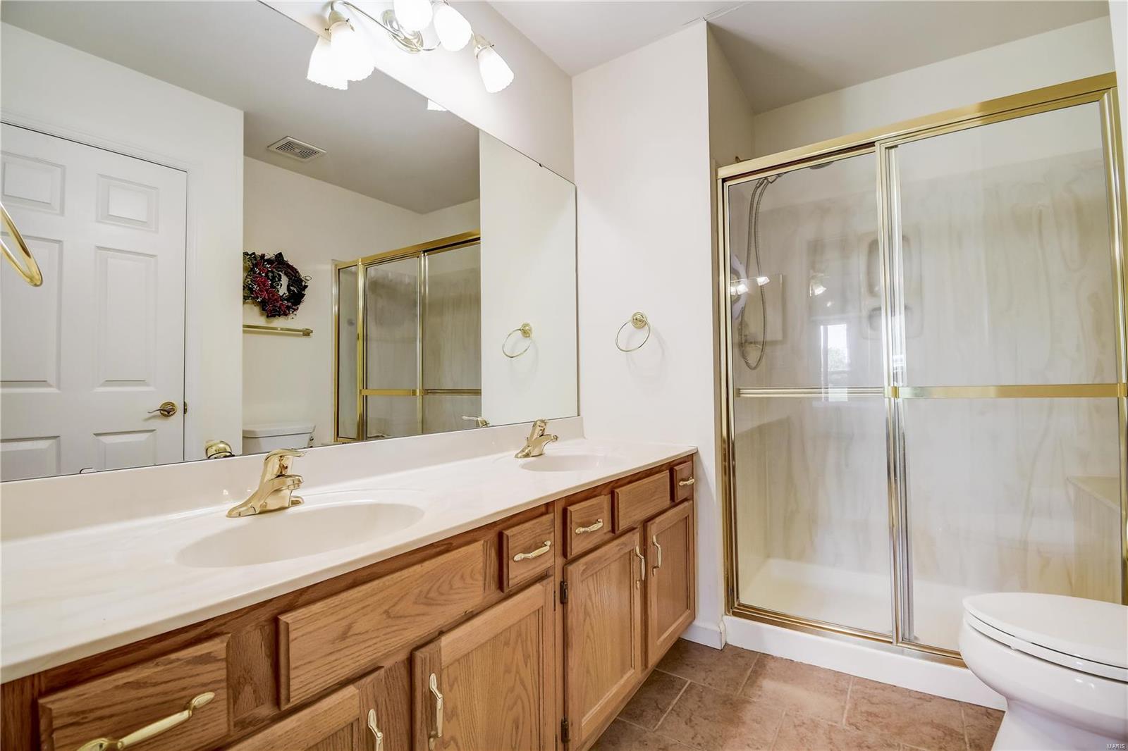 12 Twelve Oaks Court Unit: 8D