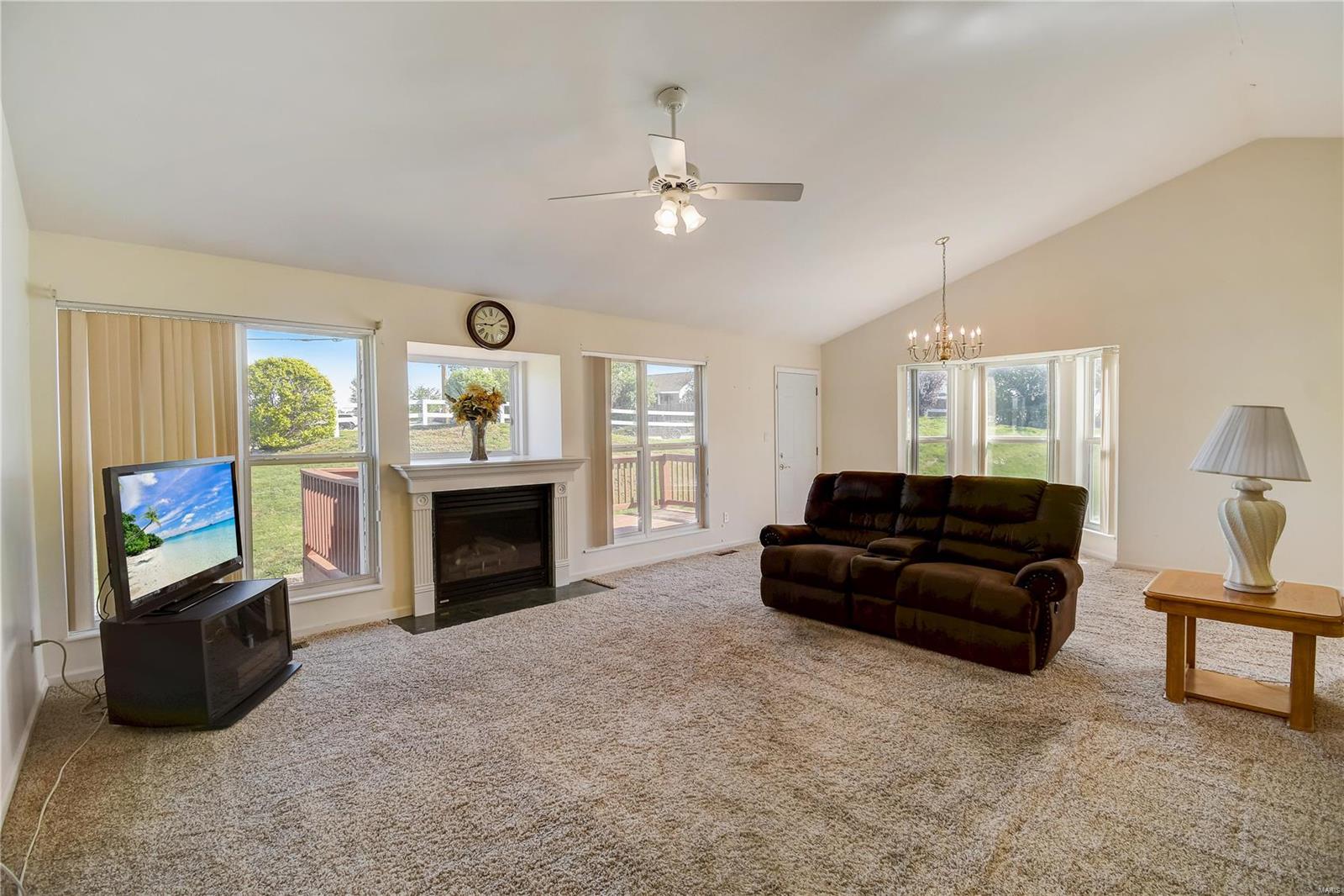 12 Twelve Oaks Court Unit: 8D