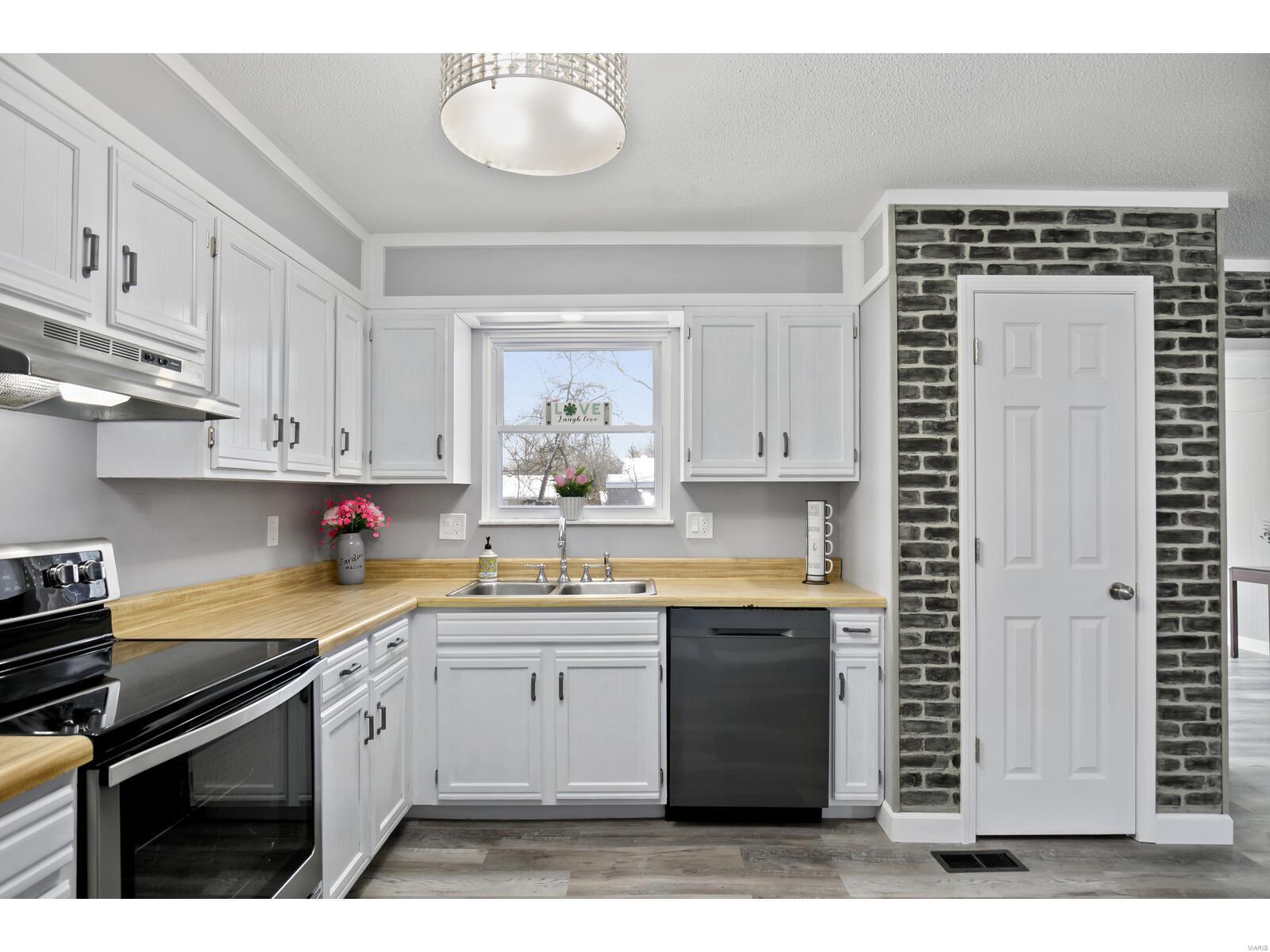 2135 Devonshire Drive