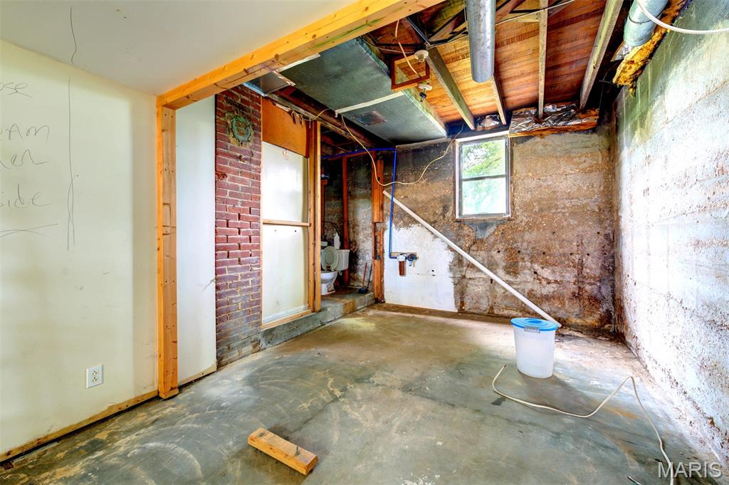 402 W 2nd Street