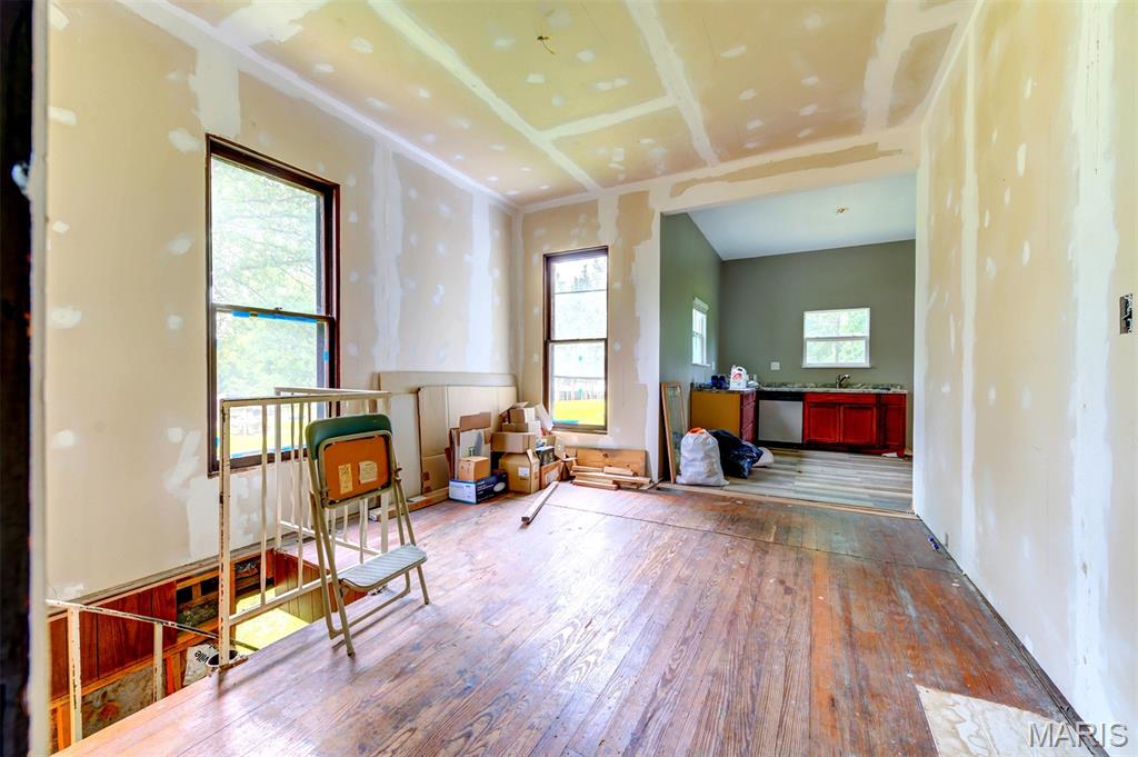 402 W 2nd Street