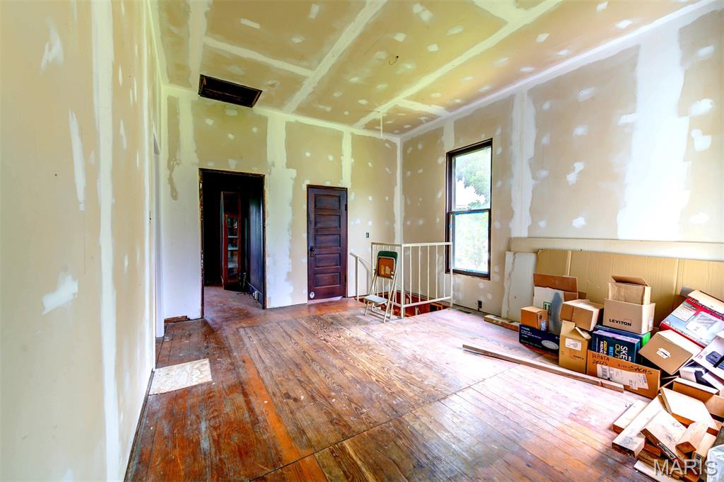 402 W 2nd Street