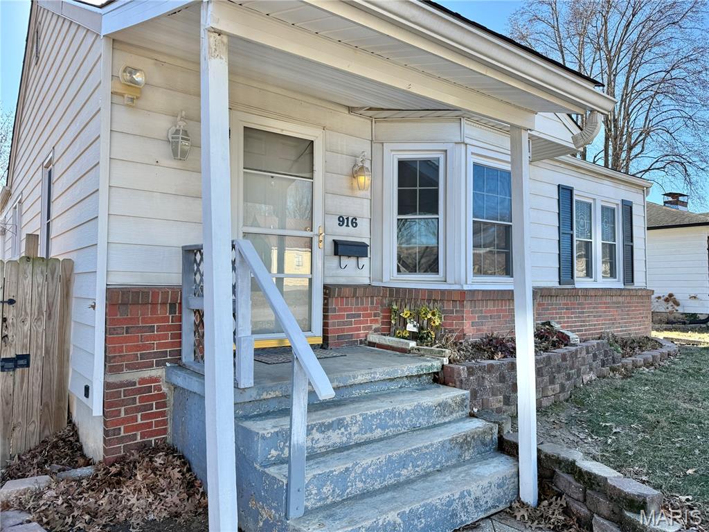 916 S 2nd Street