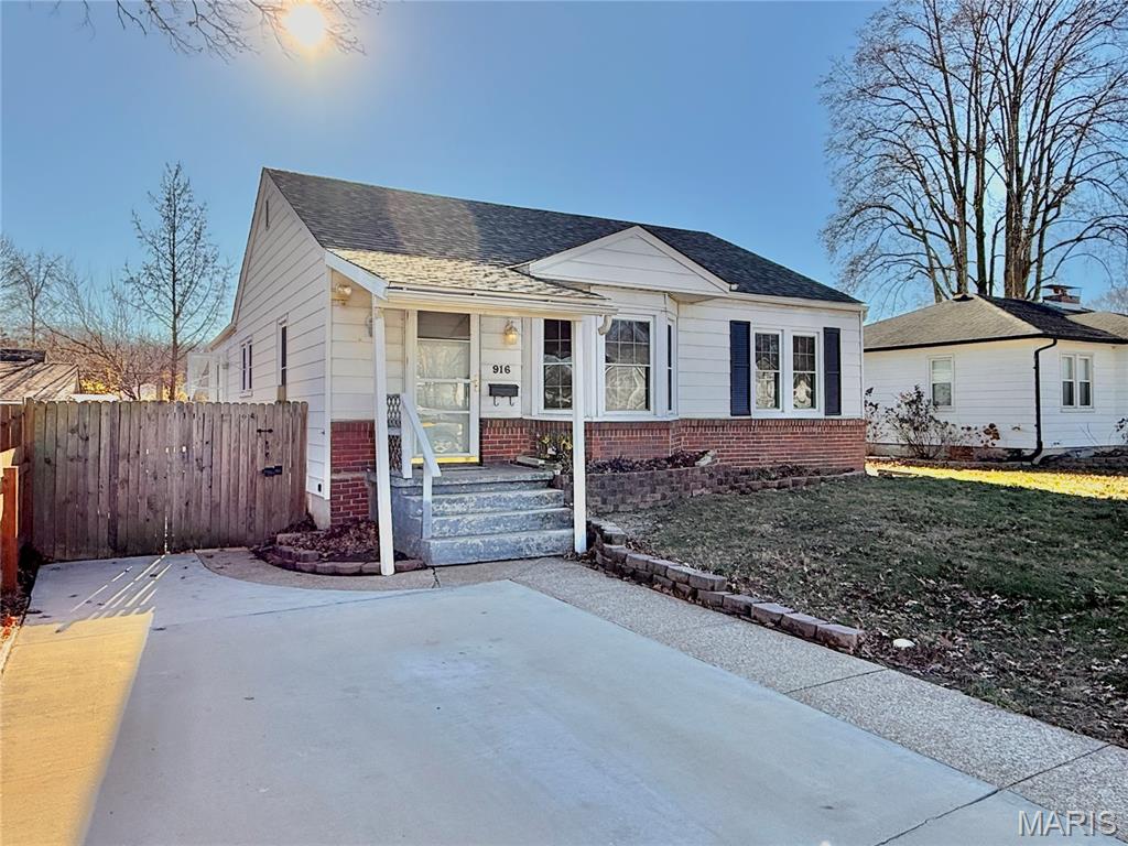 916 S 2nd Street