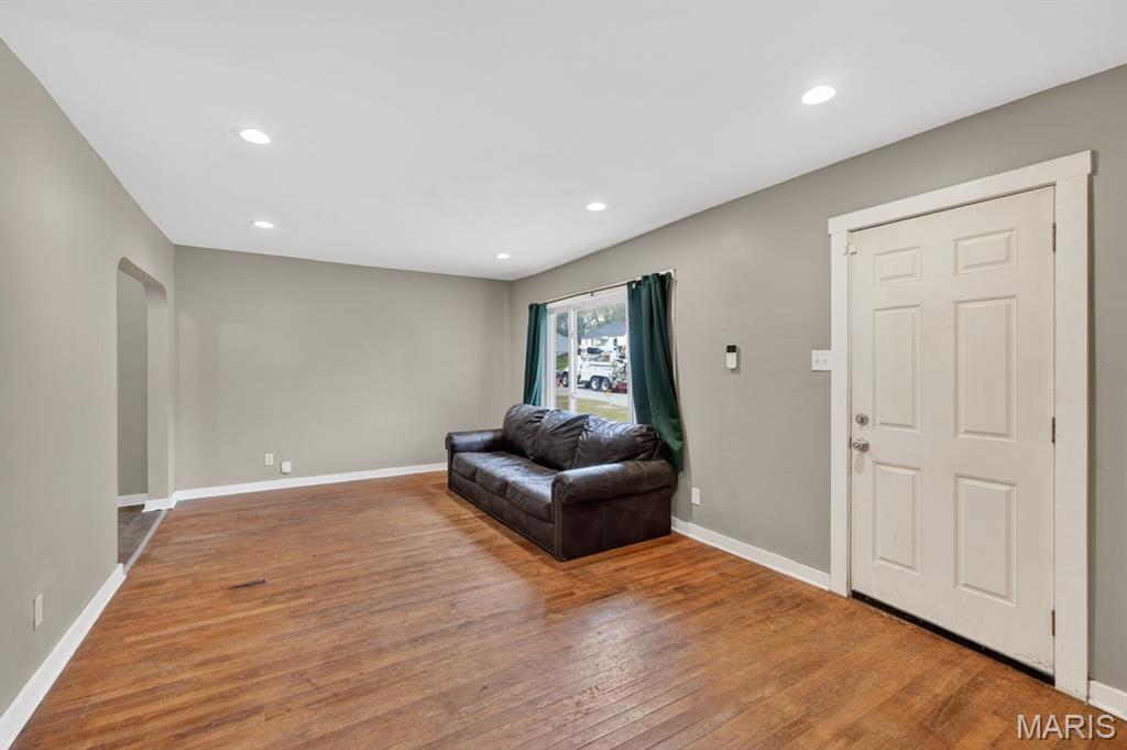 324 Averill
