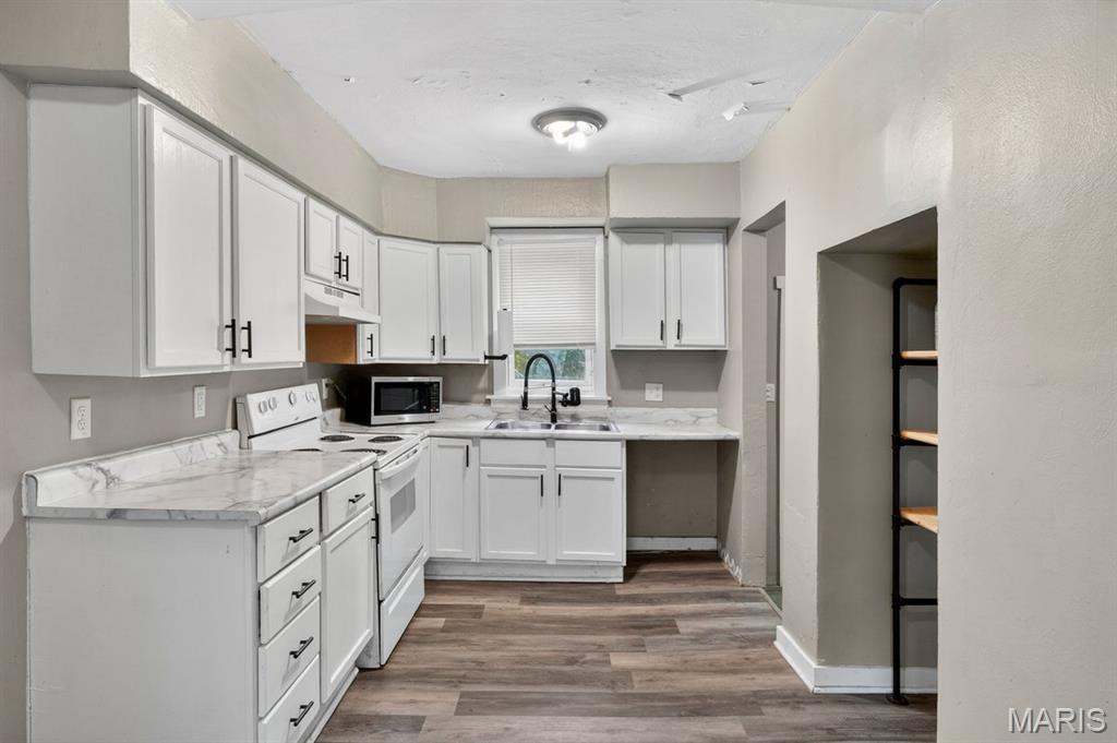 324 Averill