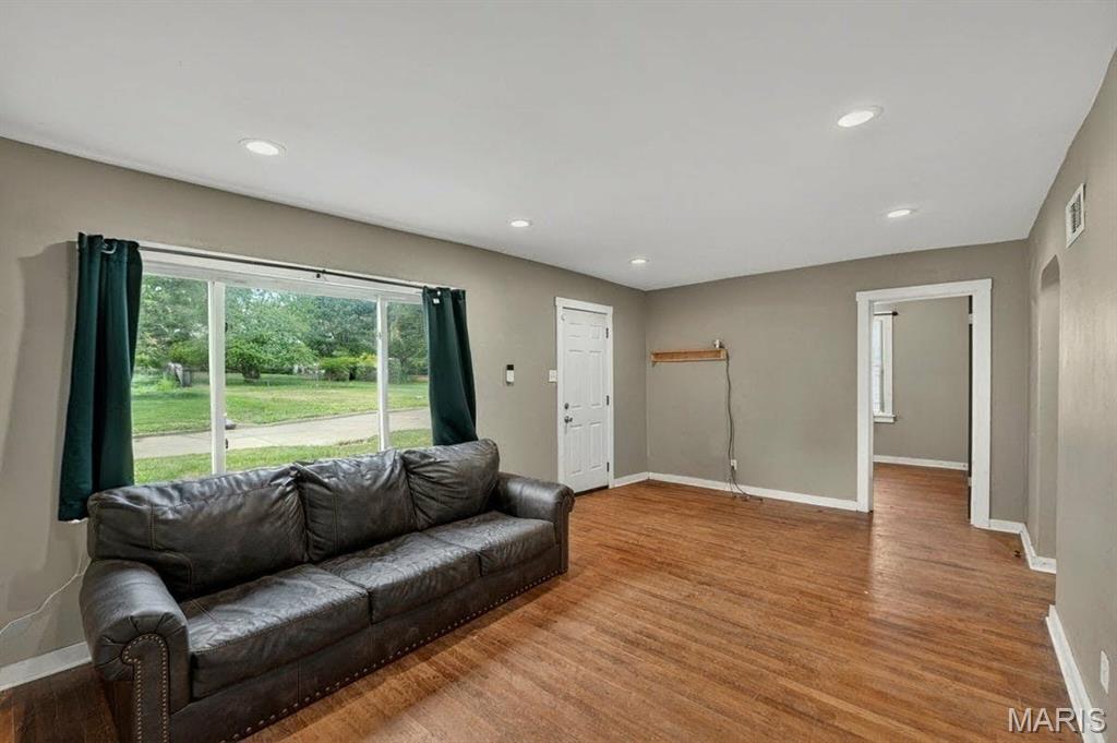 324 Averill