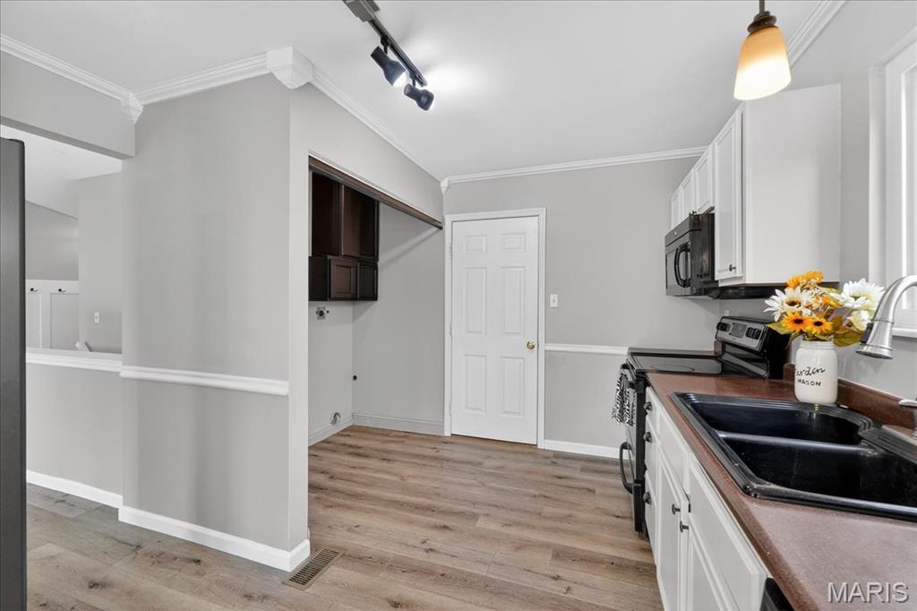 5228 Seasonbrooks Lane