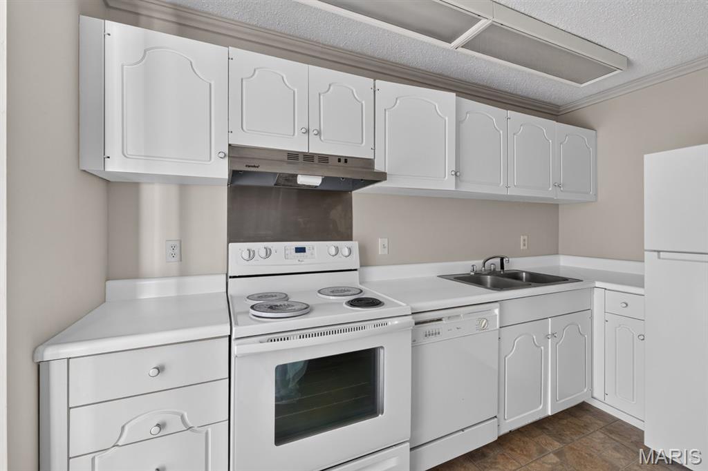942 Guelbreth Lane Unit: 300