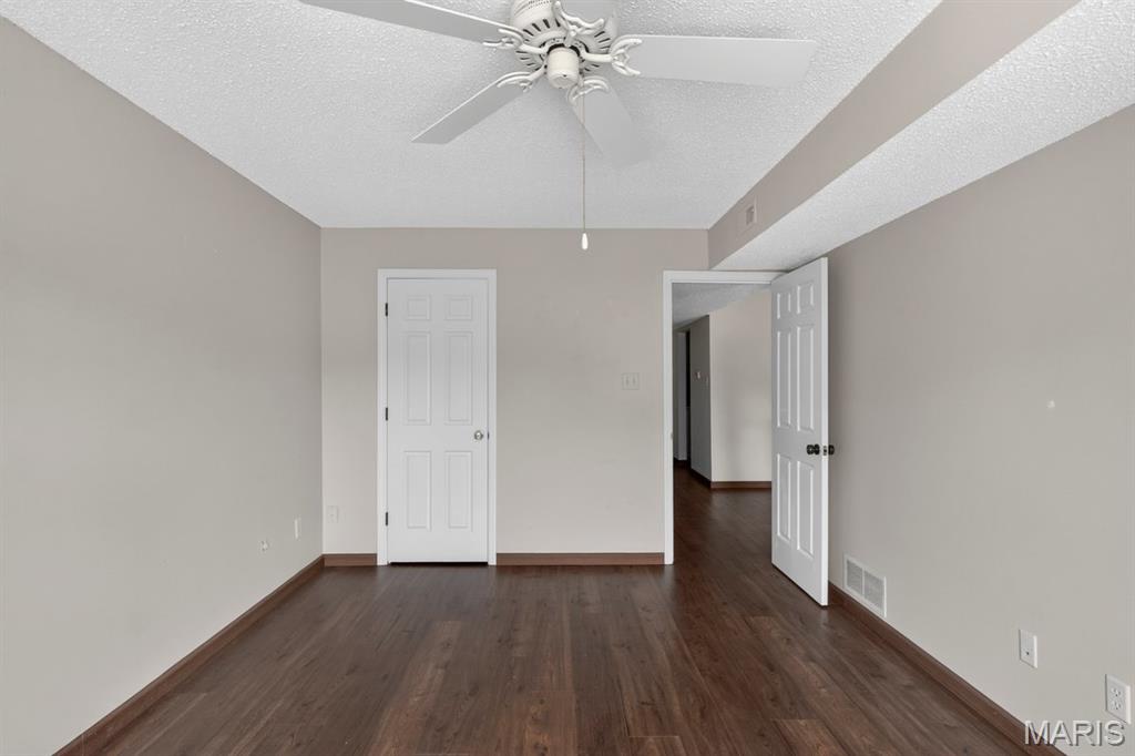 942 Guelbreth Lane Unit: 300