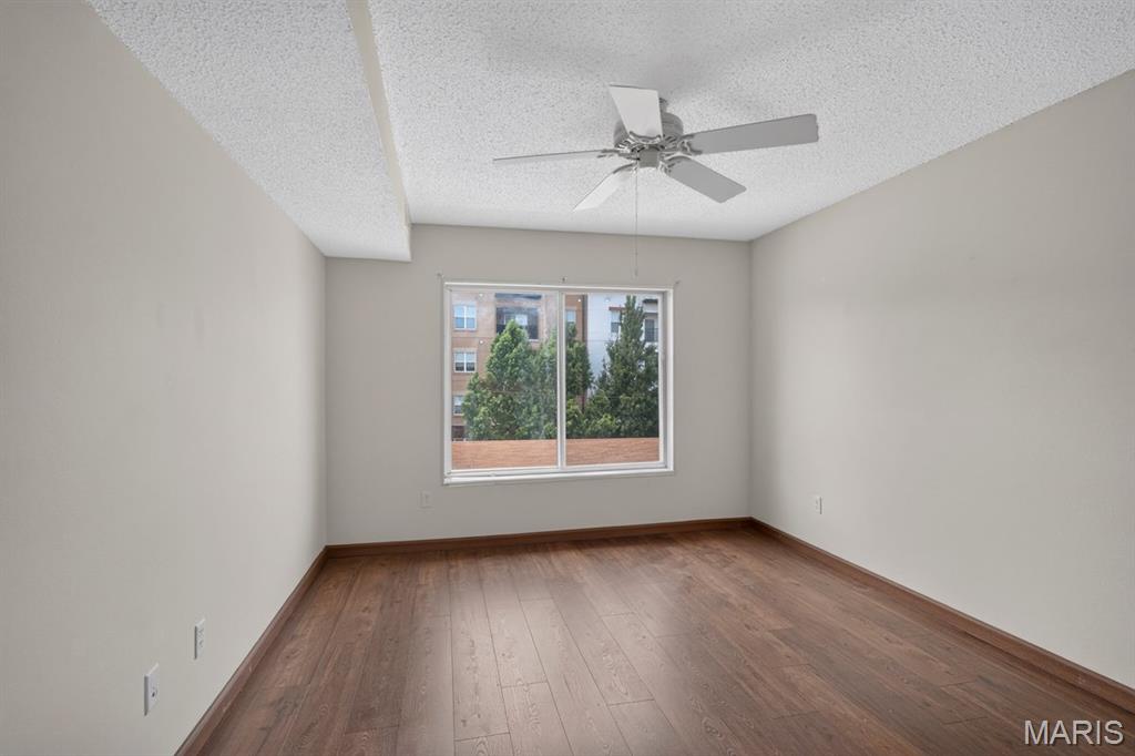 942 Guelbreth Lane Unit: 300