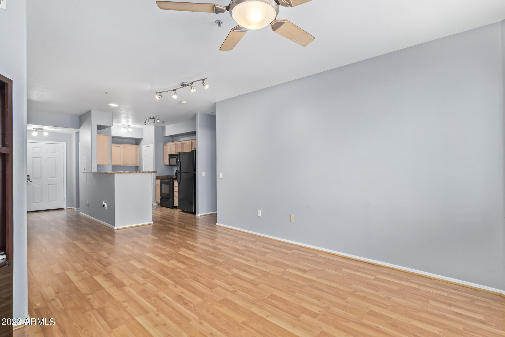 435 W RIO SALADO Parkway, 203