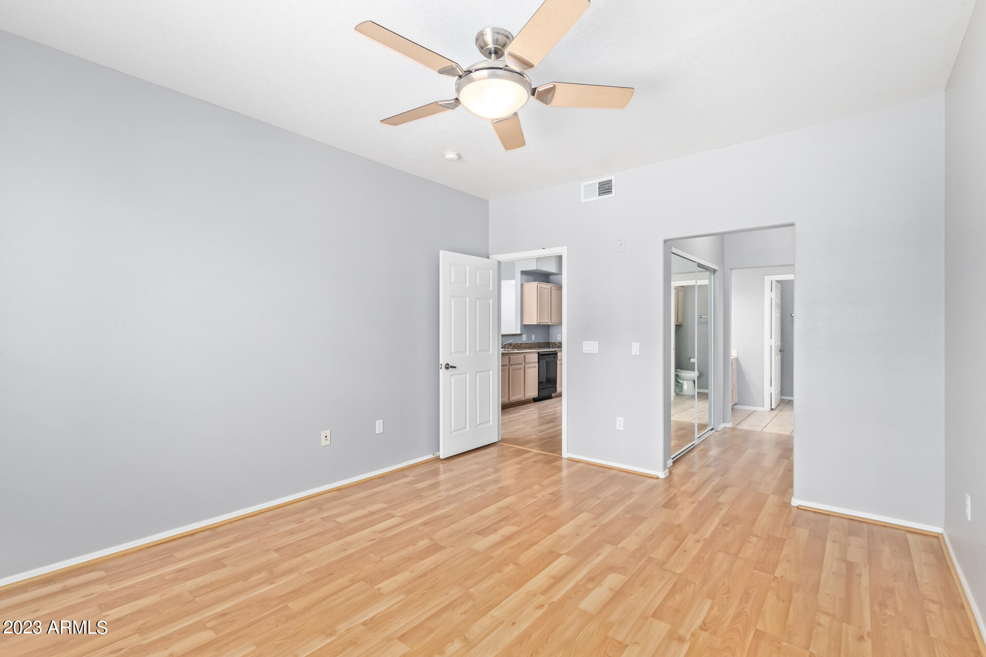 435 W RIO SALADO Parkway, 203