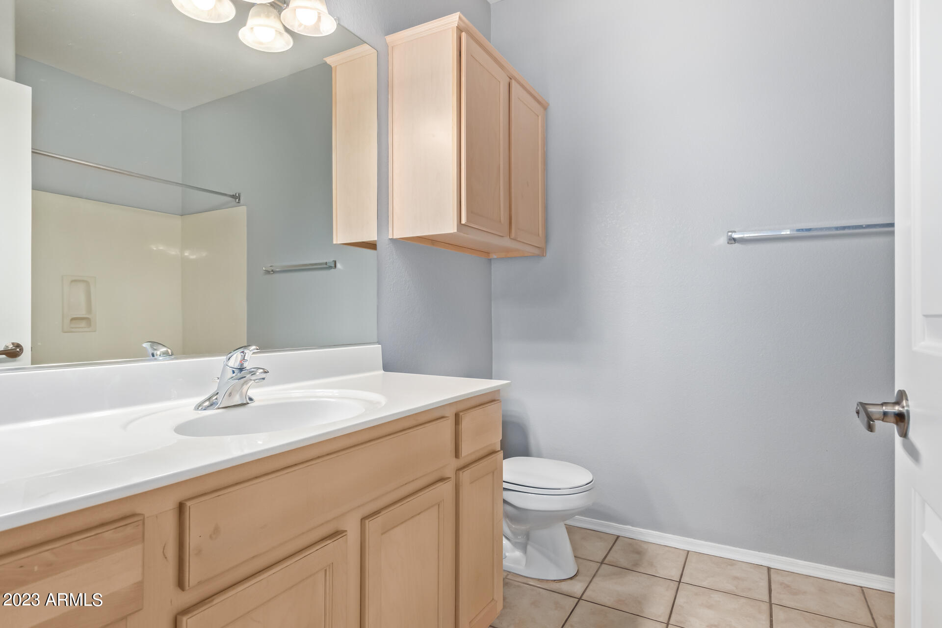 435 W RIO SALADO Parkway, 203