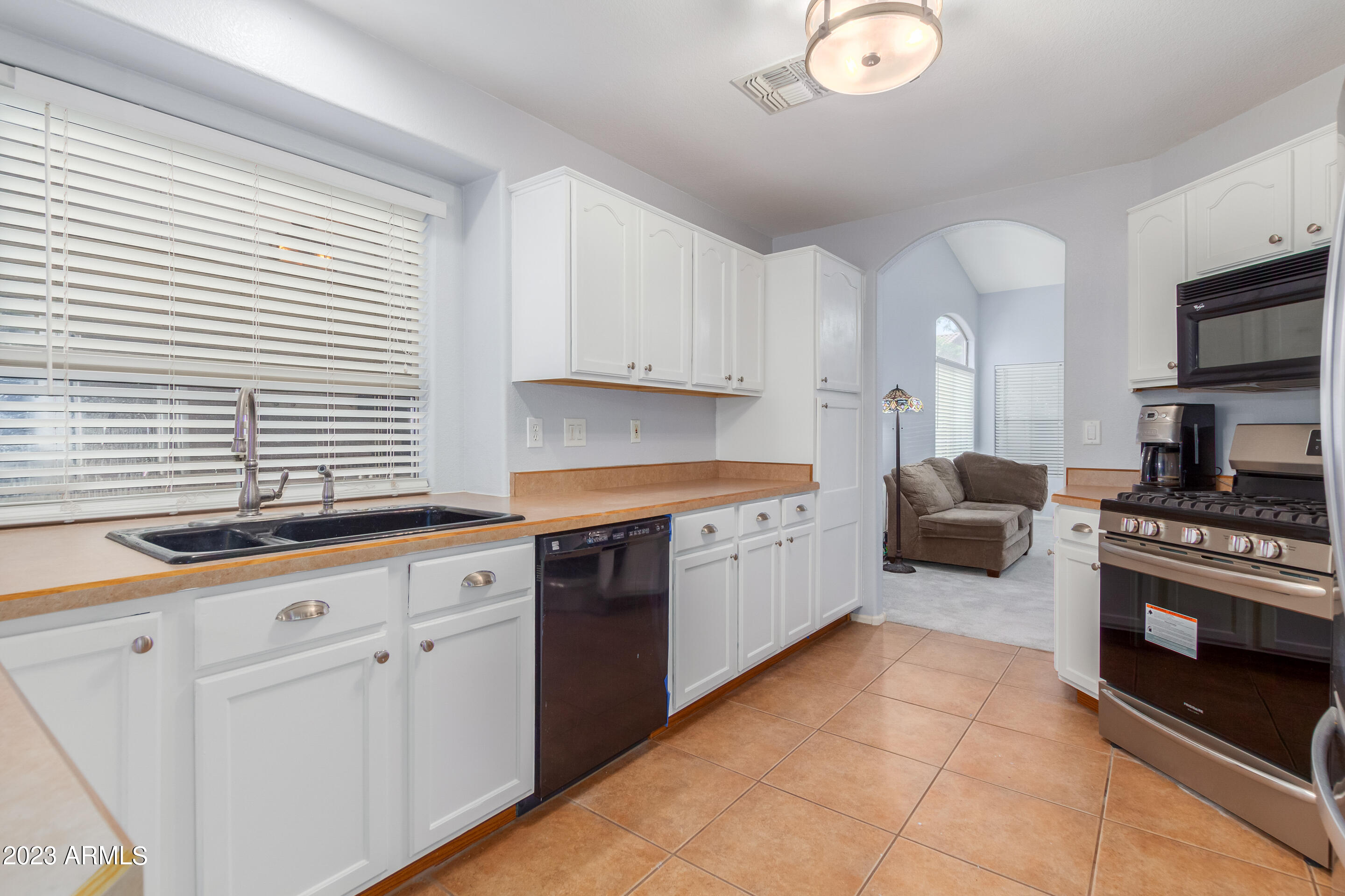 762 E BEARGRASS Place