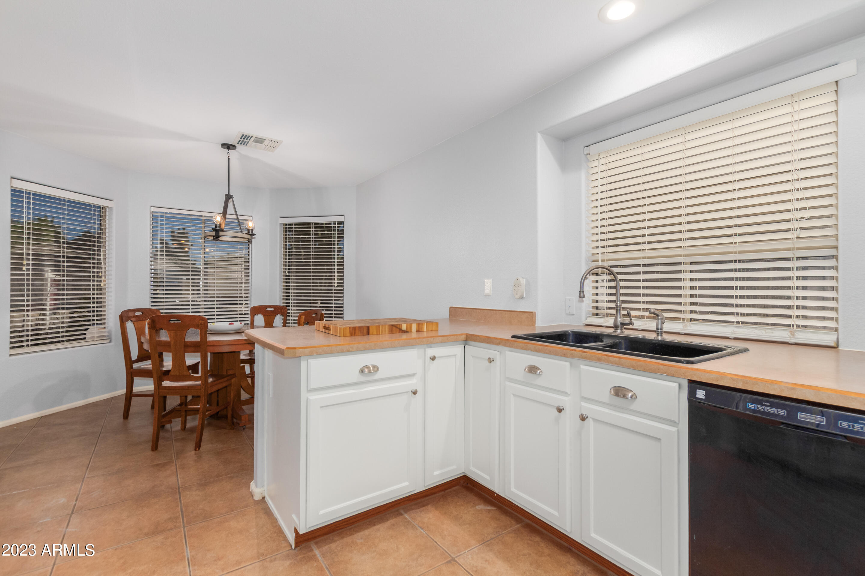 762 E BEARGRASS Place