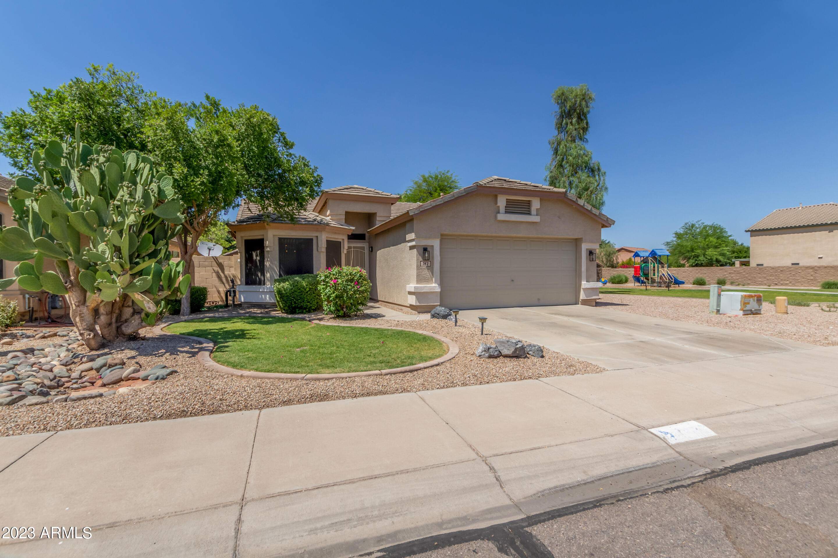 762 E BEARGRASS Place