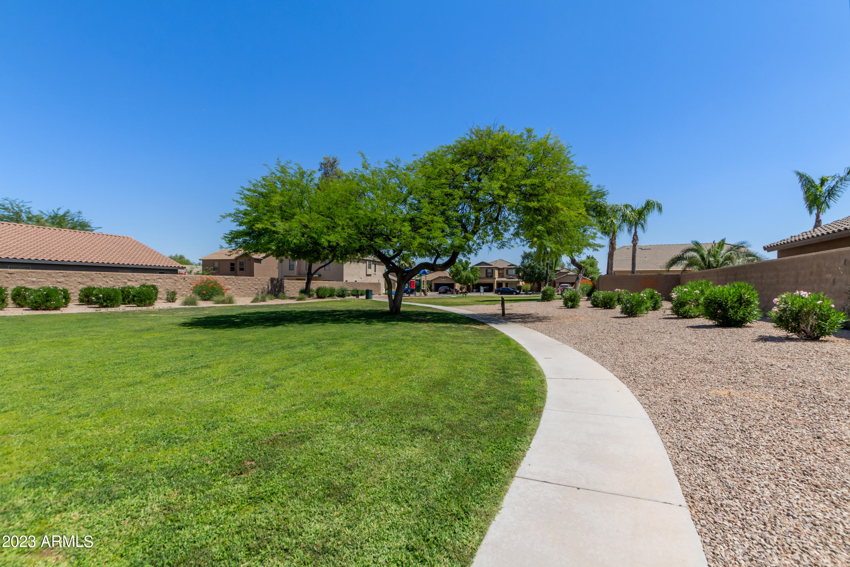 762 E BEARGRASS Place