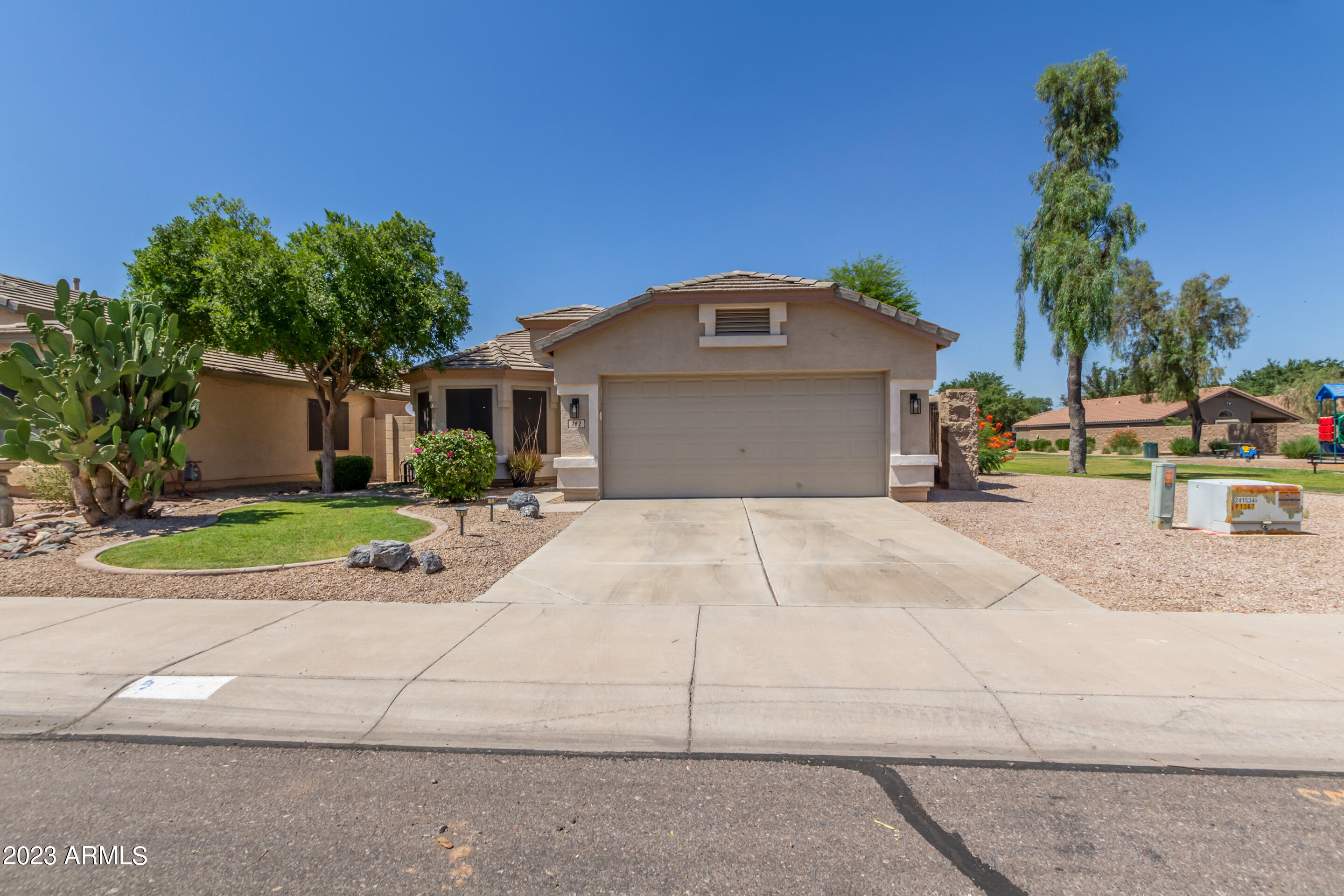 762 E BEARGRASS Place