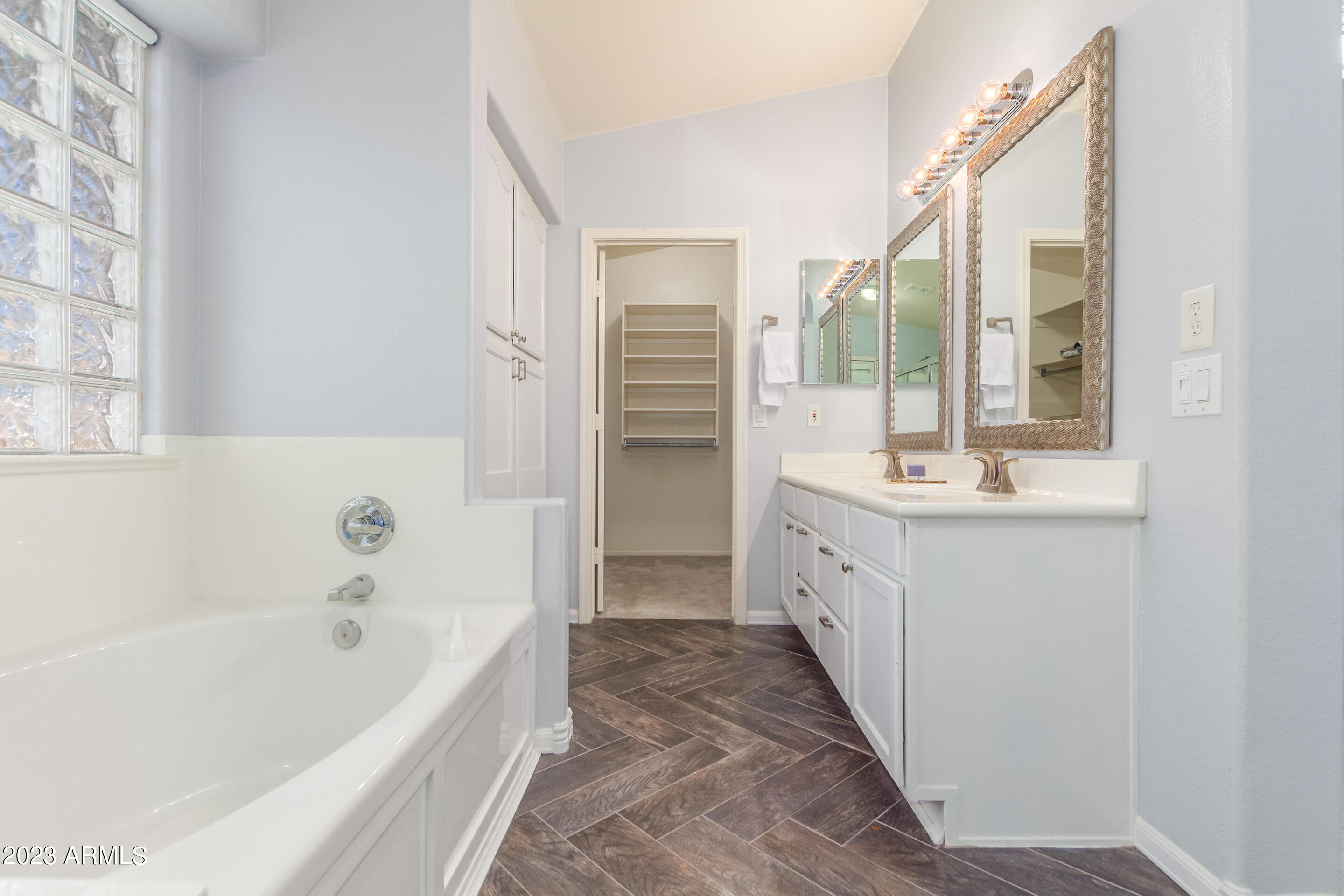 762 E BEARGRASS Place