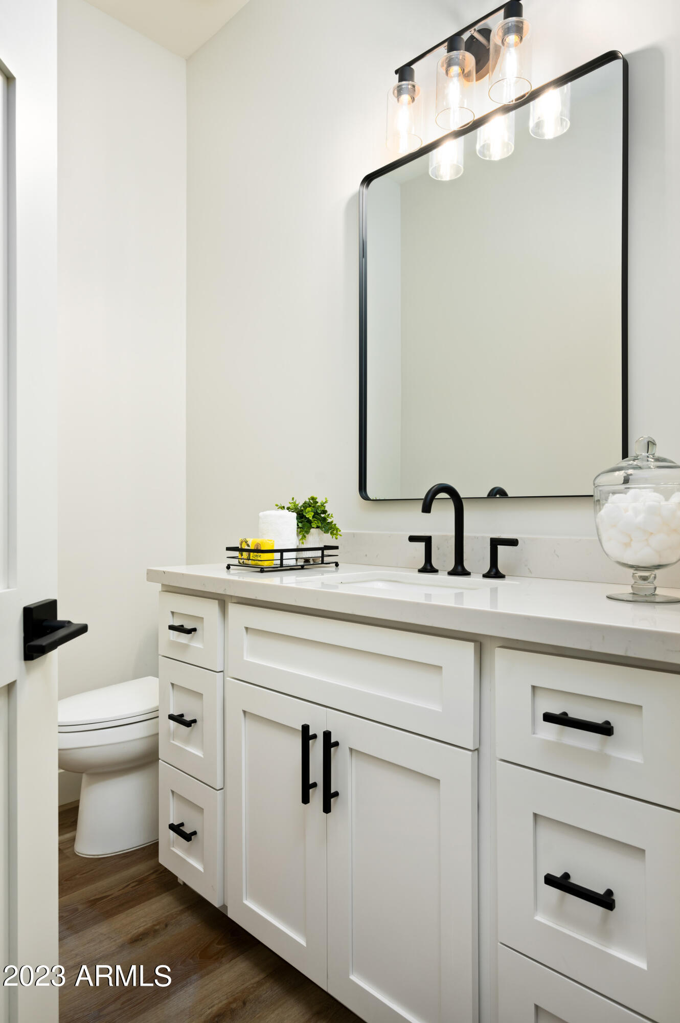 4248 E WINDSOR Avenue