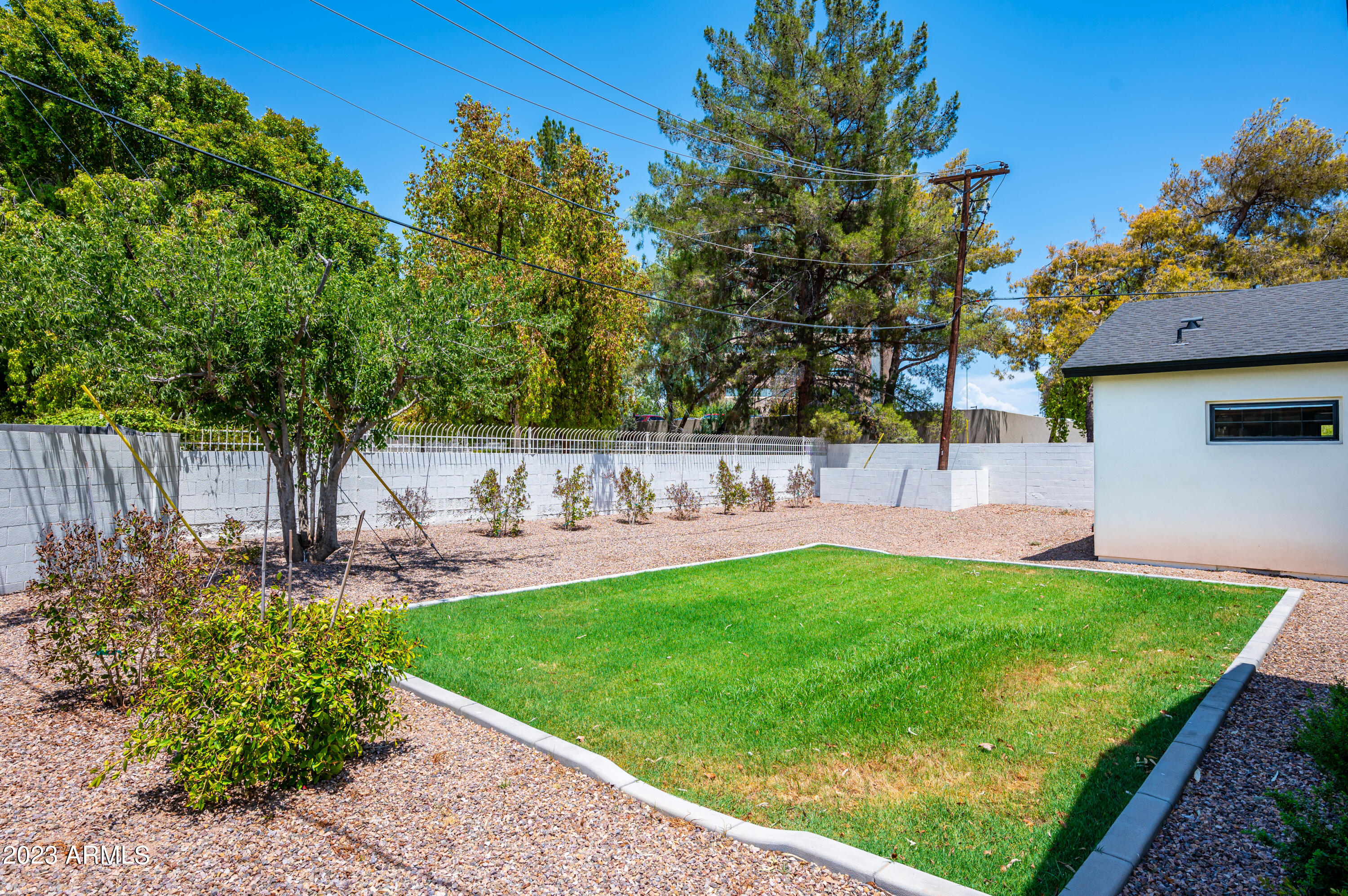 4248 E WINDSOR Avenue